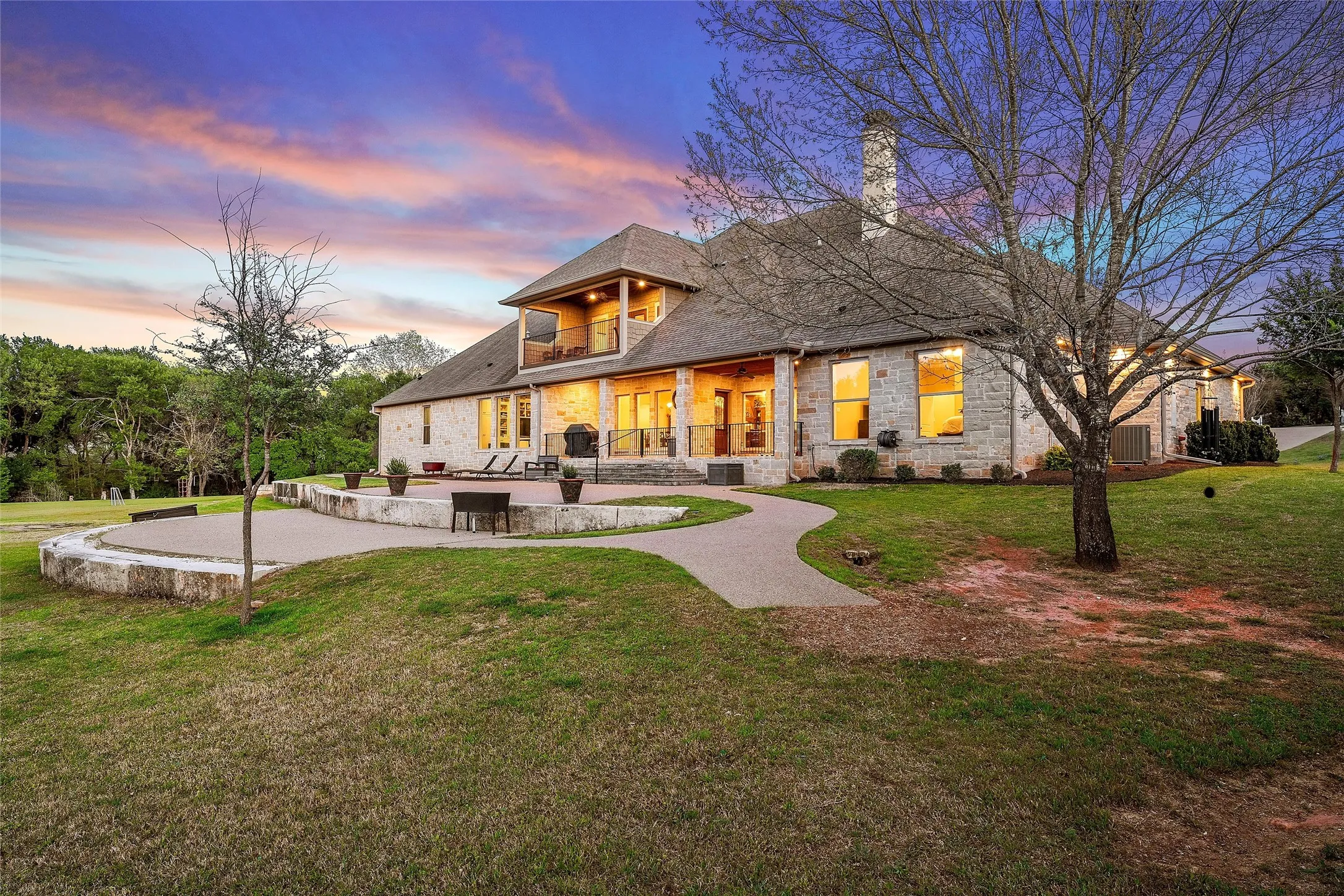 Single Family Residence For Sale in Mc Lennan County , 14690 Chapel Road, Lorena, Texas 76655, 5 Bedroom, 6 Bathroom, 3 Garage spaces, 5,639 Sqft, built in 2017, mls#21221985, Real Estate Agent in Lorena, Homes For Sale in Mc Lennan county, Homes For Sale in Lorena, Realtor in Lorena Texas, Real Estate Brokerage Independent Realty Texas, Luminita Cordes Realtor