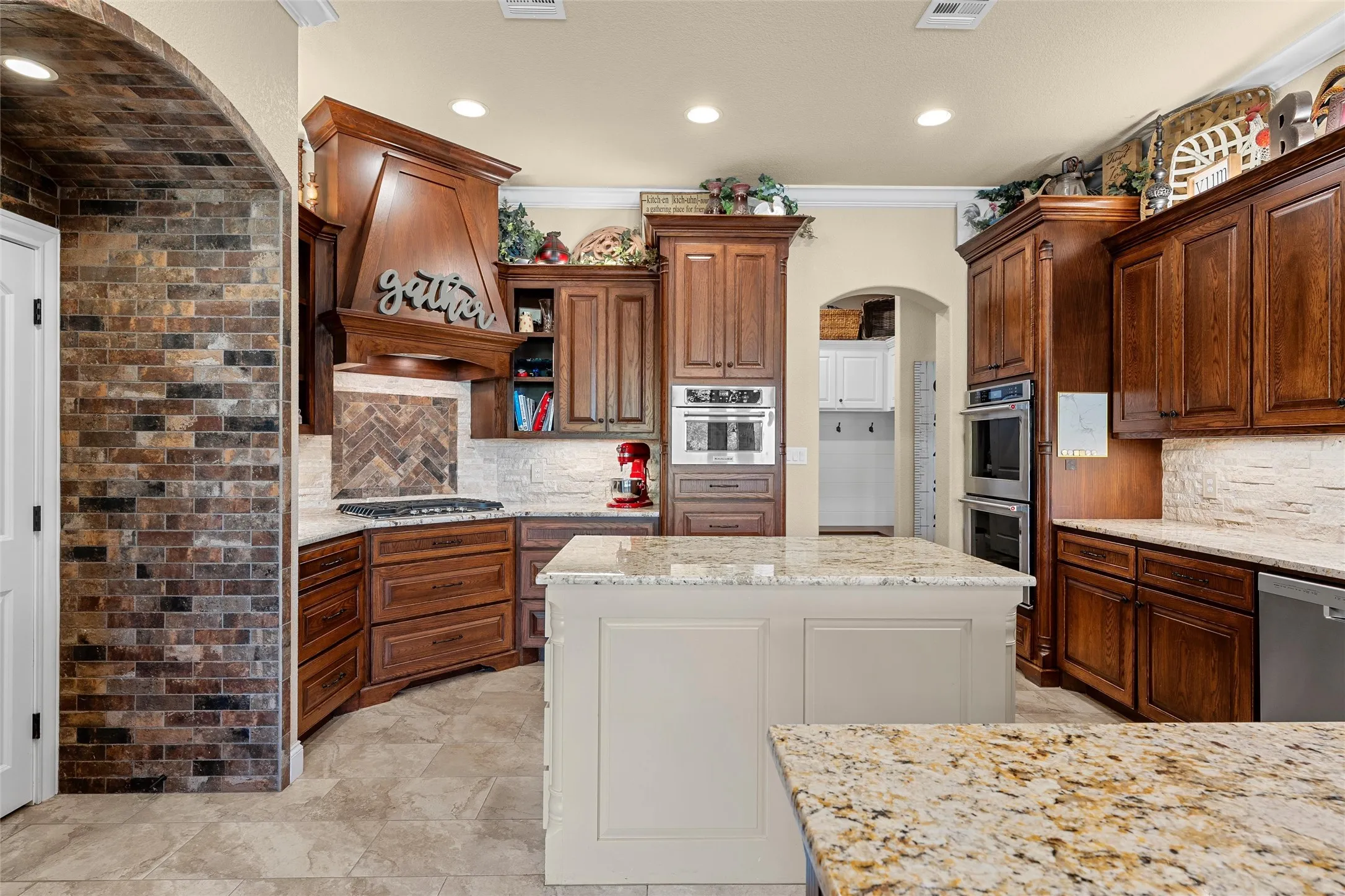 Single Family Residence For Sale in Mc Lennan County , 14690 Chapel Road, Lorena, Texas 76655, 5 Bedroom, 6 Bathroom, 3 Garage spaces, 5,639 Sqft, built in 2017, mls#21221985, Real Estate Agent in Lorena, Homes For Sale in Mc Lennan county, Homes For Sale in Lorena, Realtor in Lorena Texas, Real Estate Brokerage Independent Realty Texas, Luminita Cordes Realtor