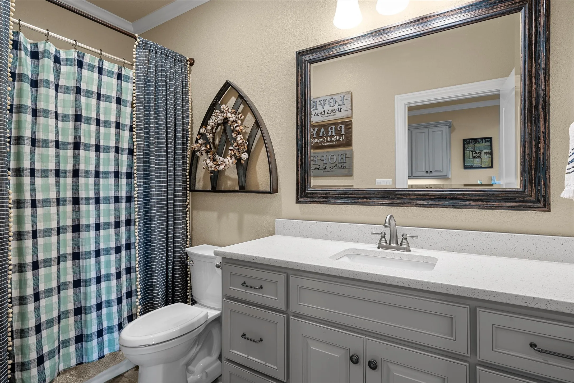 Single Family Residence For Sale in Mc Lennan County , 14690 Chapel Road, Lorena, Texas 76655, 5 Bedroom, 6 Bathroom, 3 Garage spaces, 5,639 Sqft, built in 2017, mls#21221985, Real Estate Agent in Lorena, Homes For Sale in Mc Lennan county, Homes For Sale in Lorena, Realtor in Lorena Texas, Real Estate Brokerage Independent Realty Texas, Luminita Cordes Realtor