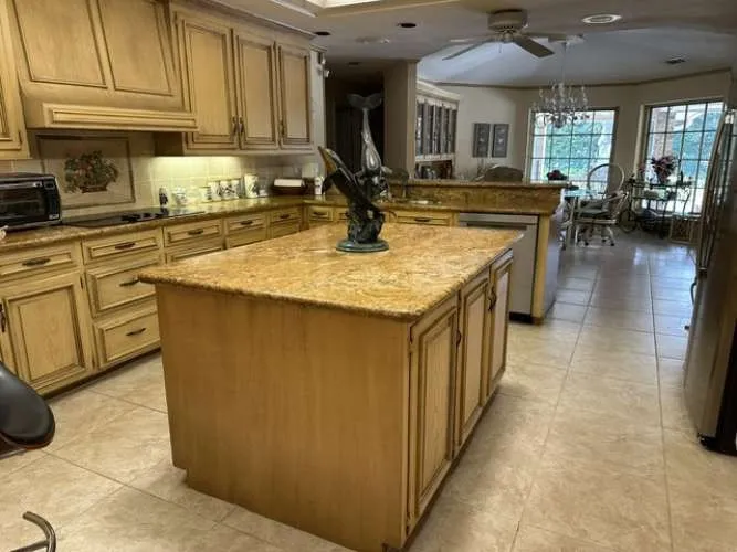 Single Family Residence For Sale in Dallas County , 5321 Bent Tree Drive, Dallas, Texas 75248, 4 Bedroom, 4 Bathroom, 2 Garage spaces, 4,550 Sqft, built in 1979, Preowned, mls#21223320, Real Estate Agent in Dallas, Homes For Sale in Dallas county, Homes For Sale in Dallas, Realtor in Dallas Texas, Real Estate Brokerage Independent Realty Texas, Luminita Cordes Realtor