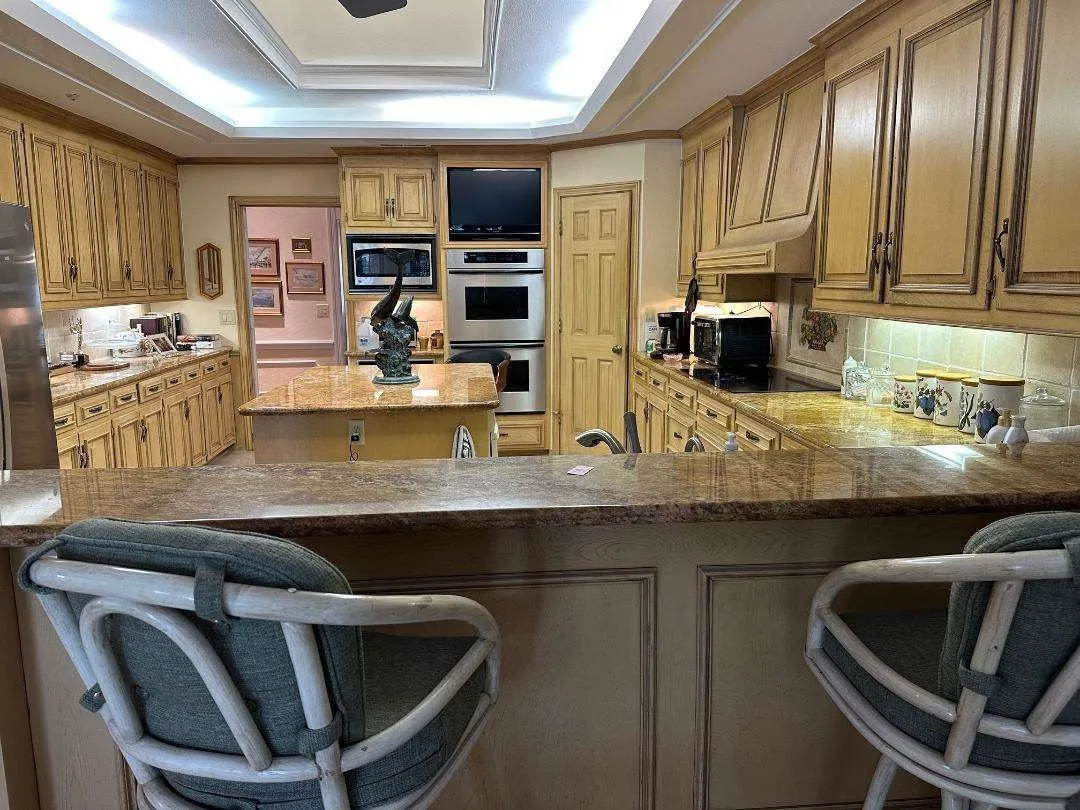 Single Family Residence For Sale in Dallas County , 5321 Bent Tree Drive, Dallas, Texas 75248, 4 Bedroom, 4 Bathroom, 2 Garage spaces, 4,550 Sqft, built in 1979, Preowned, mls#21223320, Real Estate Agent in Dallas, Homes For Sale in Dallas county, Homes For Sale in Dallas, Realtor in Dallas Texas, Real Estate Brokerage Independent Realty Texas, Luminita Cordes Realtor
