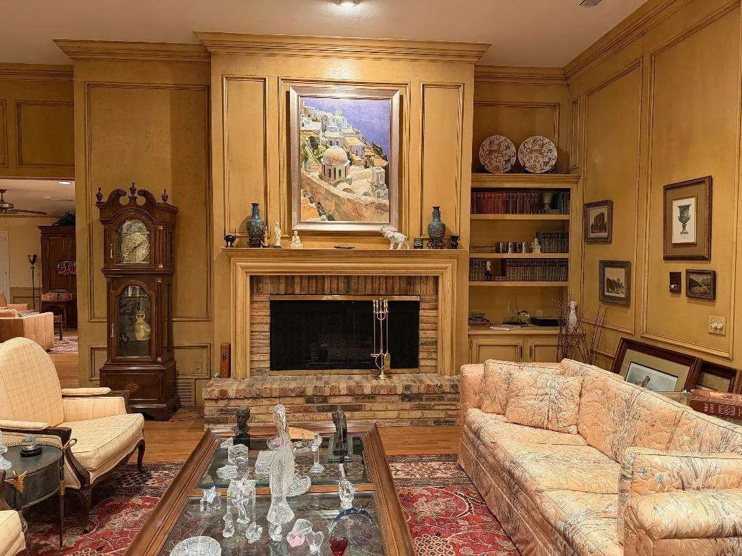 Single Family Residence For Sale in Dallas County , 5321 Bent Tree Drive, Dallas, Texas 75248, 4 Bedroom, 4 Bathroom, 2 Garage spaces, 4,550 Sqft, built in 1979, Preowned, mls#21223320, Real Estate Agent in Dallas, Homes For Sale in Dallas county, Homes For Sale in Dallas, Realtor in Dallas Texas, Real Estate Brokerage Independent Realty Texas, Luminita Cordes Realtor