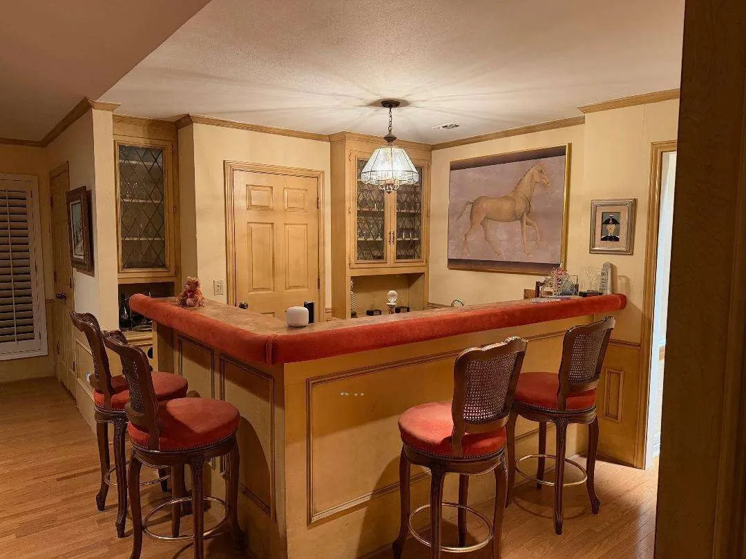 Single Family Residence For Sale in Dallas County , 5321 Bent Tree Drive, Dallas, Texas 75248, 4 Bedroom, 4 Bathroom, 2 Garage spaces, 4,550 Sqft, built in 1979, Preowned, mls#21223320, Real Estate Agent in Dallas, Homes For Sale in Dallas county, Homes For Sale in Dallas, Realtor in Dallas Texas, Real Estate Brokerage Independent Realty Texas, Luminita Cordes Realtor