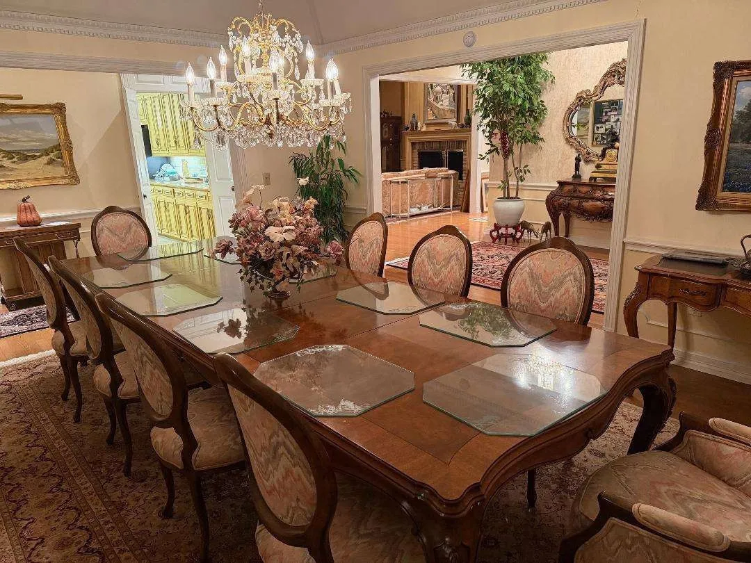 Single Family Residence For Sale in Dallas County , 5321 Bent Tree Drive, Dallas, Texas 75248, 4 Bedroom, 4 Bathroom, 2 Garage spaces, 4,550 Sqft, built in 1979, Preowned, mls#21223320, Real Estate Agent in Dallas, Homes For Sale in Dallas county, Homes For Sale in Dallas, Realtor in Dallas Texas, Real Estate Brokerage Independent Realty Texas, Luminita Cordes Realtor