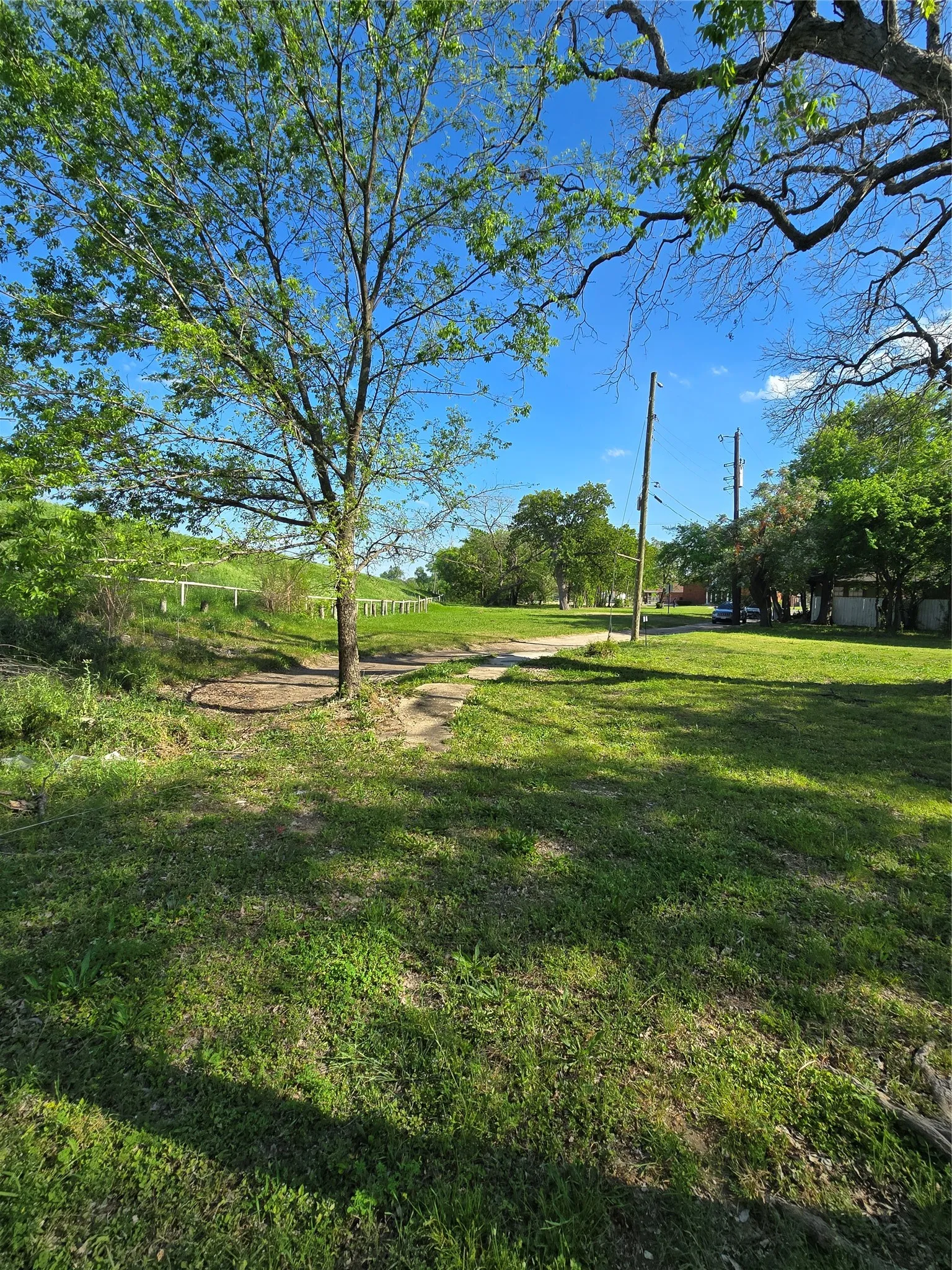 Unimproved Land For Sale in Dallas County , 823 Millard Street, Dallas, Texas 75203, 0, 0, Garage spaces, 0 Sqft, built in 0, mls#21221507, Real Estate Agent in Dallas, Homes For Sale in Dallas county, Homes For Sale in Dallas, Realtor in Dallas Texas, Real Estate Brokerage Independent Realty Texas, Luminita Cordes Realtor