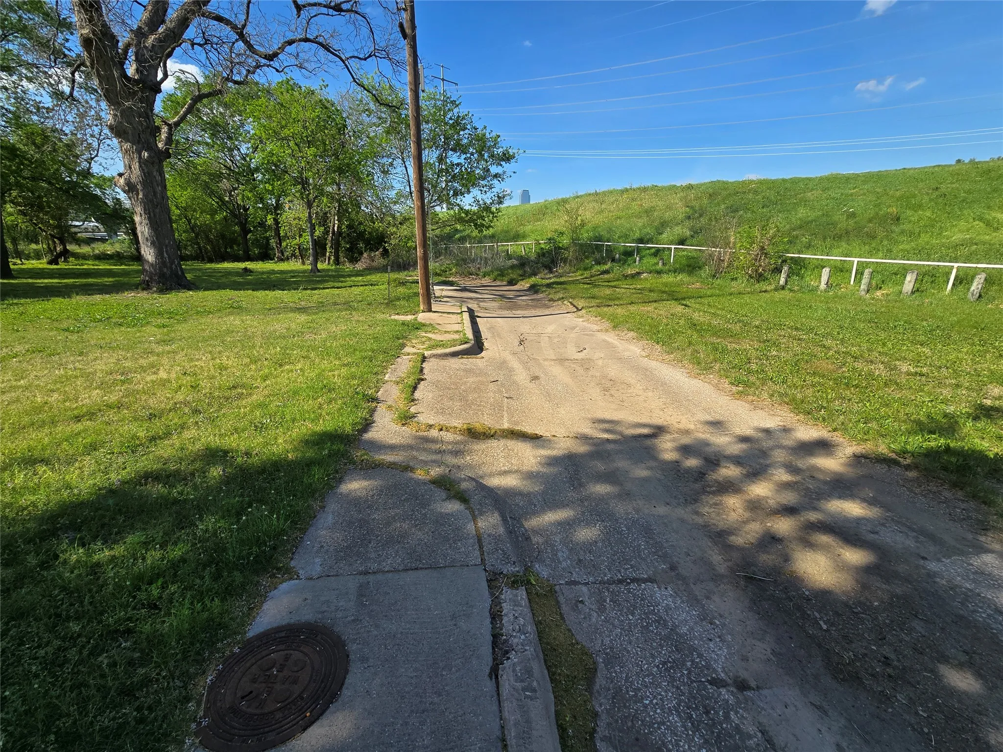 Unimproved Land For Sale in Dallas County , 823 Millard Street, Dallas, Texas 75203, 0, 0, Garage spaces, 0 Sqft, built in 0, mls#21221507, Real Estate Agent in Dallas, Homes For Sale in Dallas county, Homes For Sale in Dallas, Realtor in Dallas Texas, Real Estate Brokerage Independent Realty Texas, Luminita Cordes Realtor