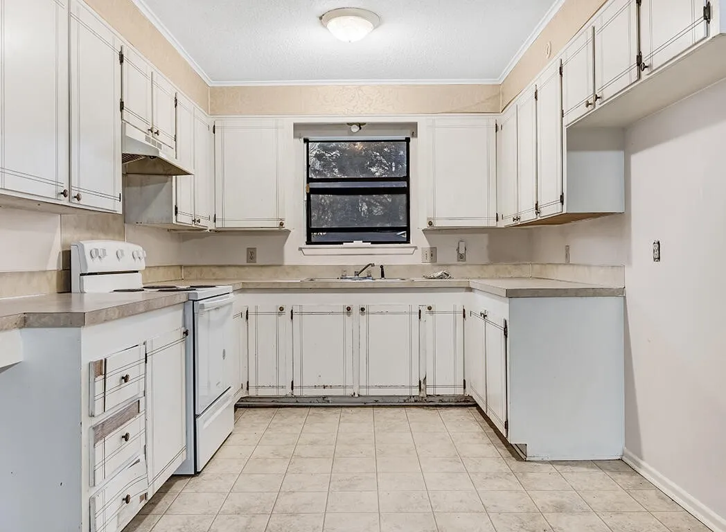 Single Family Residence For Sale in Bowie County , 2601 Page Street, Texarkana, Texas 75501, 3 Bedroom, 2 Bathroom, Garage spaces, 1,484 Sqft, built in 1978, Price $130,000, mls#21223274, Real Estate Agent in Texarkana, Homes For Sale in Bowie county, Homes For Sale in Texarkana, Realtor in Texarkana Texas, Real Estate Brokerage Independent Realty Texas, Luminita Cordes Realtor