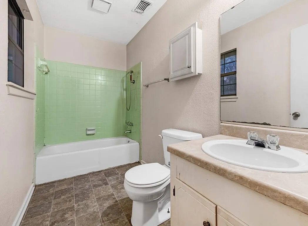 Single Family Residence For Sale in Bowie County , 2601 Page Street, Texarkana, Texas 75501, 3 Bedroom, 2 Bathroom, Garage spaces, 1,484 Sqft, built in 1978, Price $130,000, mls#21223274, Real Estate Agent in Texarkana, Homes For Sale in Bowie county, Homes For Sale in Texarkana, Realtor in Texarkana Texas, Real Estate Brokerage Independent Realty Texas, Luminita Cordes Realtor