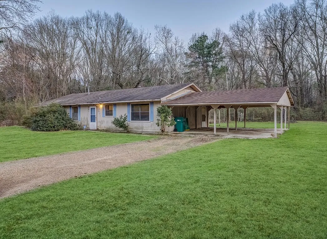 Single Family Residence For Sale in Bowie County , 2601 Page Street, Texarkana, Texas 75501, 3 Bedroom, 2 Bathroom, Garage spaces, 1,484 Sqft, built in 1978, Price $130,000, mls#21223274, Real Estate Agent in Texarkana, Homes For Sale in Bowie county, Homes For Sale in Texarkana, Realtor in Texarkana Texas, Real Estate Brokerage Independent Realty Texas, Luminita Cordes Realtor