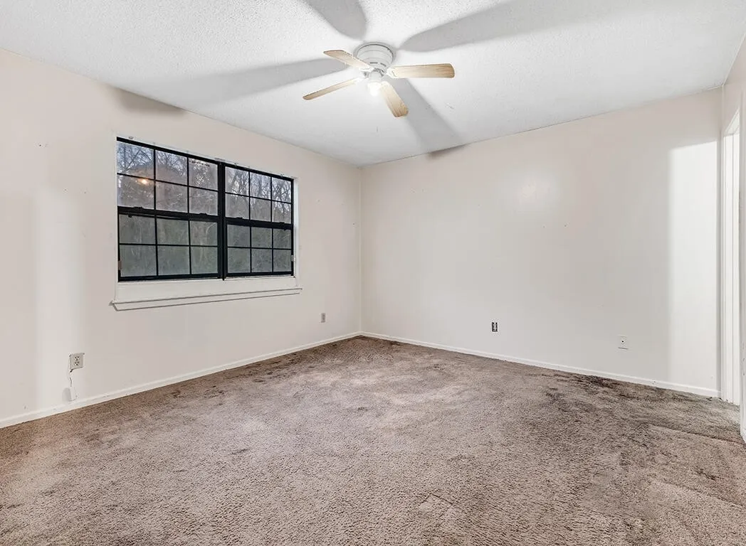 Single Family Residence For Sale in Bowie County , 2601 Page Street, Texarkana, Texas 75501, 3 Bedroom, 2 Bathroom, Garage spaces, 1,484 Sqft, built in 1978, Price $130,000, mls#21223274, Real Estate Agent in Texarkana, Homes For Sale in Bowie county, Homes For Sale in Texarkana, Realtor in Texarkana Texas, Real Estate Brokerage Independent Realty Texas, Luminita Cordes Realtor
