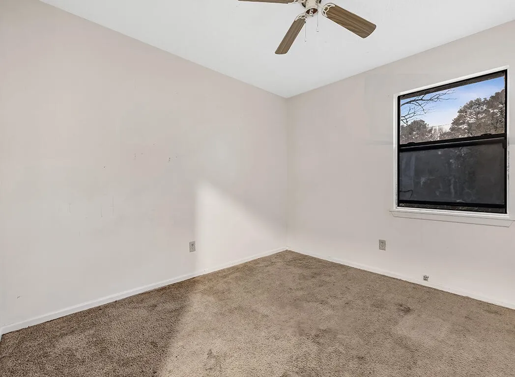 Single Family Residence For Sale in Bowie County , 2601 Page Street, Texarkana, Texas 75501, 3 Bedroom, 2 Bathroom, Garage spaces, 1,484 Sqft, built in 1978, Price $130,000, mls#21223274, Real Estate Agent in Texarkana, Homes For Sale in Bowie county, Homes For Sale in Texarkana, Realtor in Texarkana Texas, Real Estate Brokerage Independent Realty Texas, Luminita Cordes Realtor