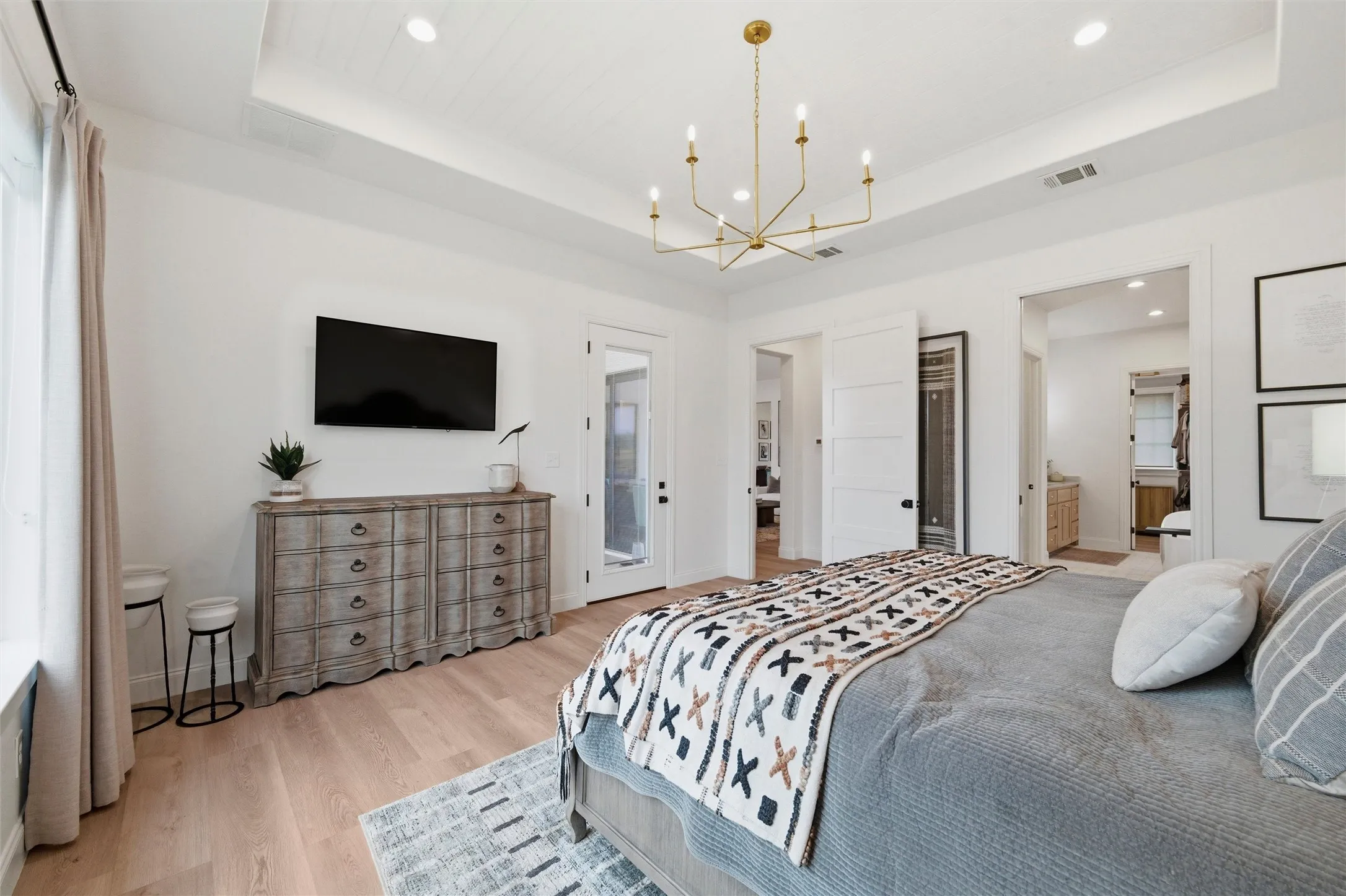 Single Family Residence For Sale in Parker County , 2043 Woodland Road, Weatherford, Texas 76088, 4 Bedroom, 4 Bathroom, 3 Garage spaces, 3,366 Sqft, built in 2022, mls#21222634, Real Estate Agent in Weatherford, Homes For Sale in Parker county, Homes For Sale in Weatherford, Realtor in Weatherford Texas, Real Estate Brokerage Independent Realty Texas, Luminita Cordes Realtor