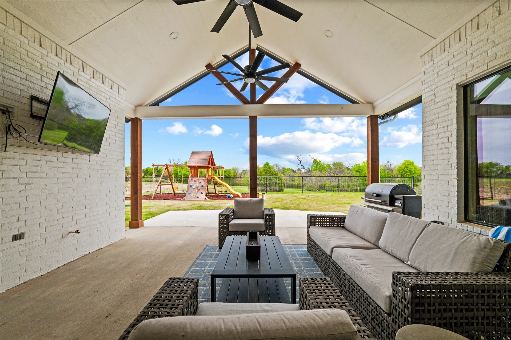 Single Family Residence For Sale in Parker County , 2043 Woodland Road, Weatherford, Texas 76088, 4 Bedroom, 4 Bathroom, 3 Garage spaces, 3,366 Sqft, built in 2022, mls#21222634, Real Estate Agent in Weatherford, Homes For Sale in Parker county, Homes For Sale in Weatherford, Realtor in Weatherford Texas, Real Estate Brokerage Independent Realty Texas, Luminita Cordes Realtor