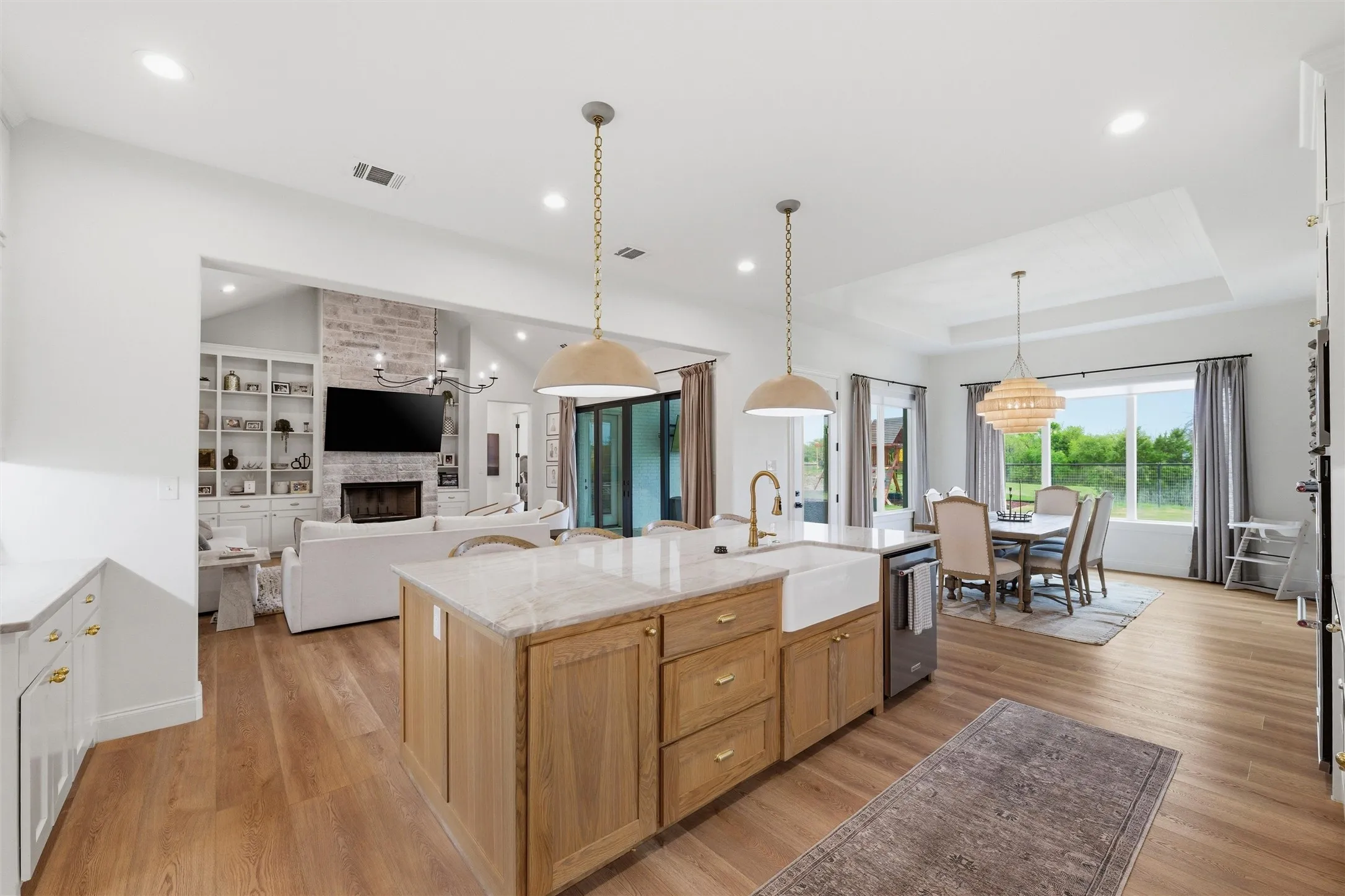 Single Family Residence For Sale in Parker County , 2043 Woodland Road, Weatherford, Texas 76088, 4 Bedroom, 4 Bathroom, 3 Garage spaces, 3,366 Sqft, built in 2022, mls#21222634, Real Estate Agent in Weatherford, Homes For Sale in Parker county, Homes For Sale in Weatherford, Realtor in Weatherford Texas, Real Estate Brokerage Independent Realty Texas, Luminita Cordes Realtor
