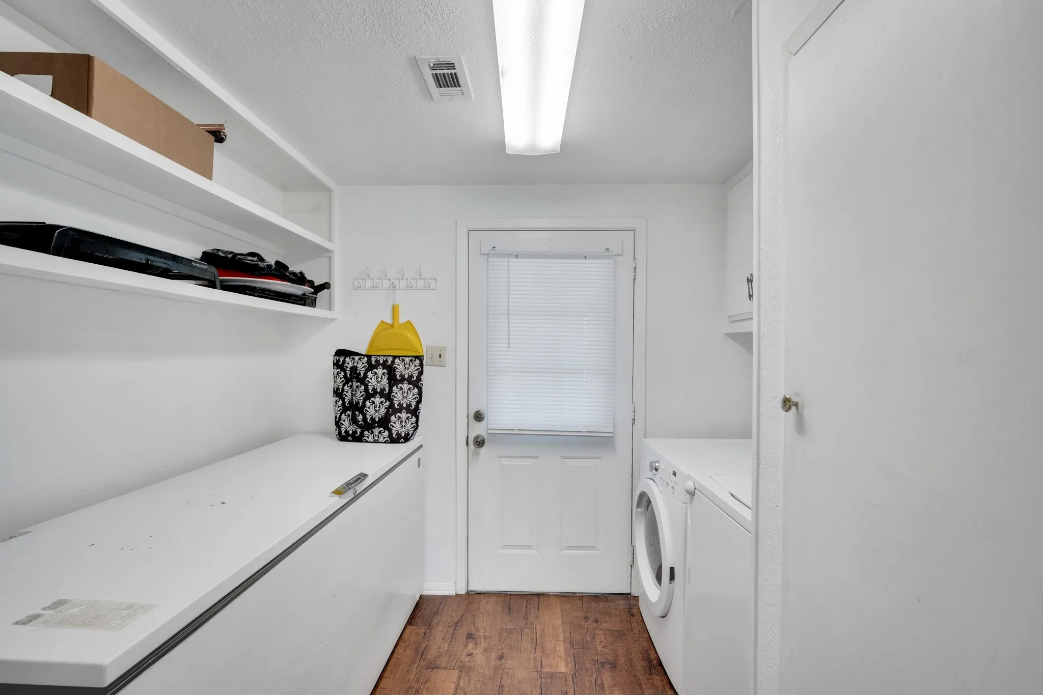 Mobile Home For Sale in Rains County , 321 Rs County Road 3310, Emory, Texas 75440, 3 Bedroom, 2 Bathroom, 2 Garage spaces, 1,740 Sqft, built in 1992, Preowned, mls#21220988, Real Estate Agent in Emory, Homes For Sale in Rains county, Homes For Sale in Emory, Realtor in Emory Texas, Real Estate Brokerage Independent Realty Texas, Luminita Cordes Realtor