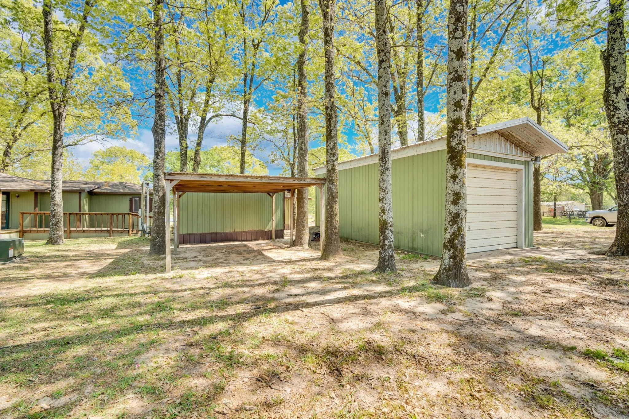 Mobile Home For Sale in Rains County , 321 Rs County Road 3310, Emory, Texas 75440, 3 Bedroom, 2 Bathroom, 2 Garage spaces, 1,740 Sqft, built in 1992, Preowned, mls#21220988, Real Estate Agent in Emory, Homes For Sale in Rains county, Homes For Sale in Emory, Realtor in Emory Texas, Real Estate Brokerage Independent Realty Texas, Luminita Cordes Realtor