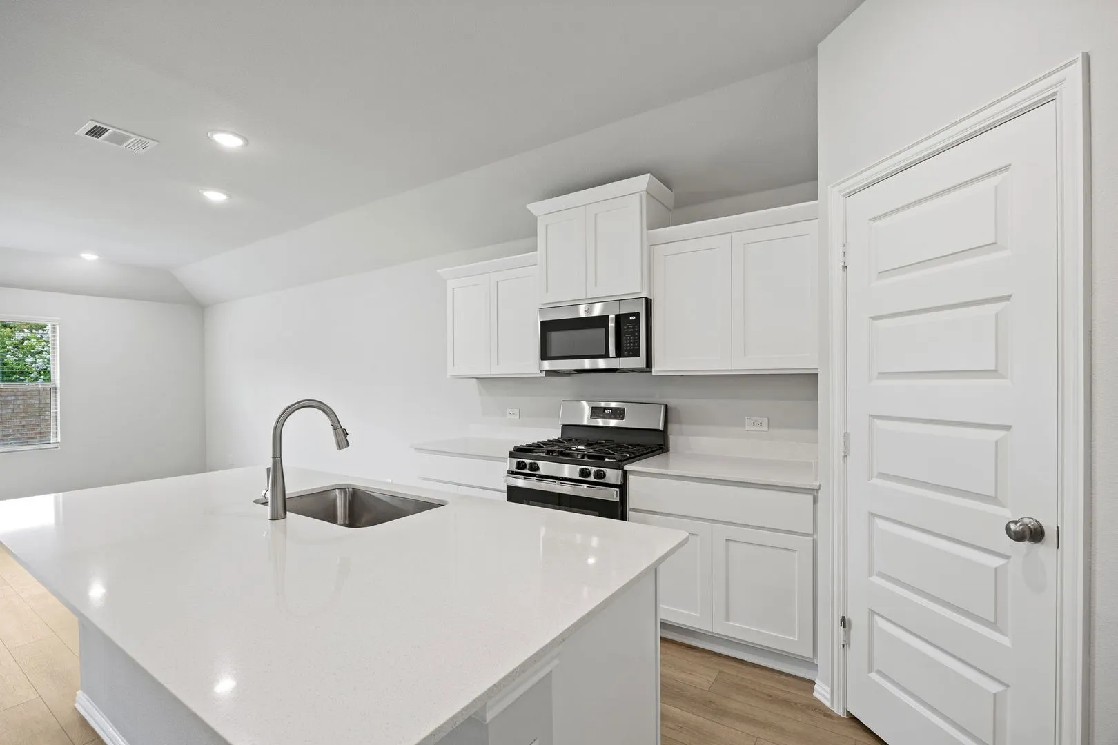 13-web-or-mls-509-hickory-rdg-dr