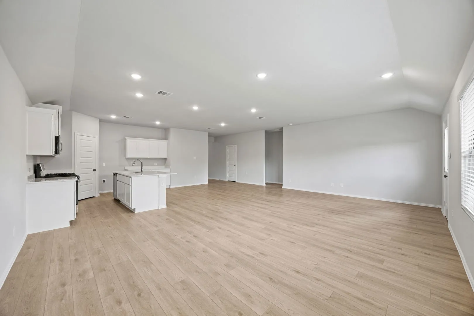 7-web-or-mls-509-hickory-rdg-dr