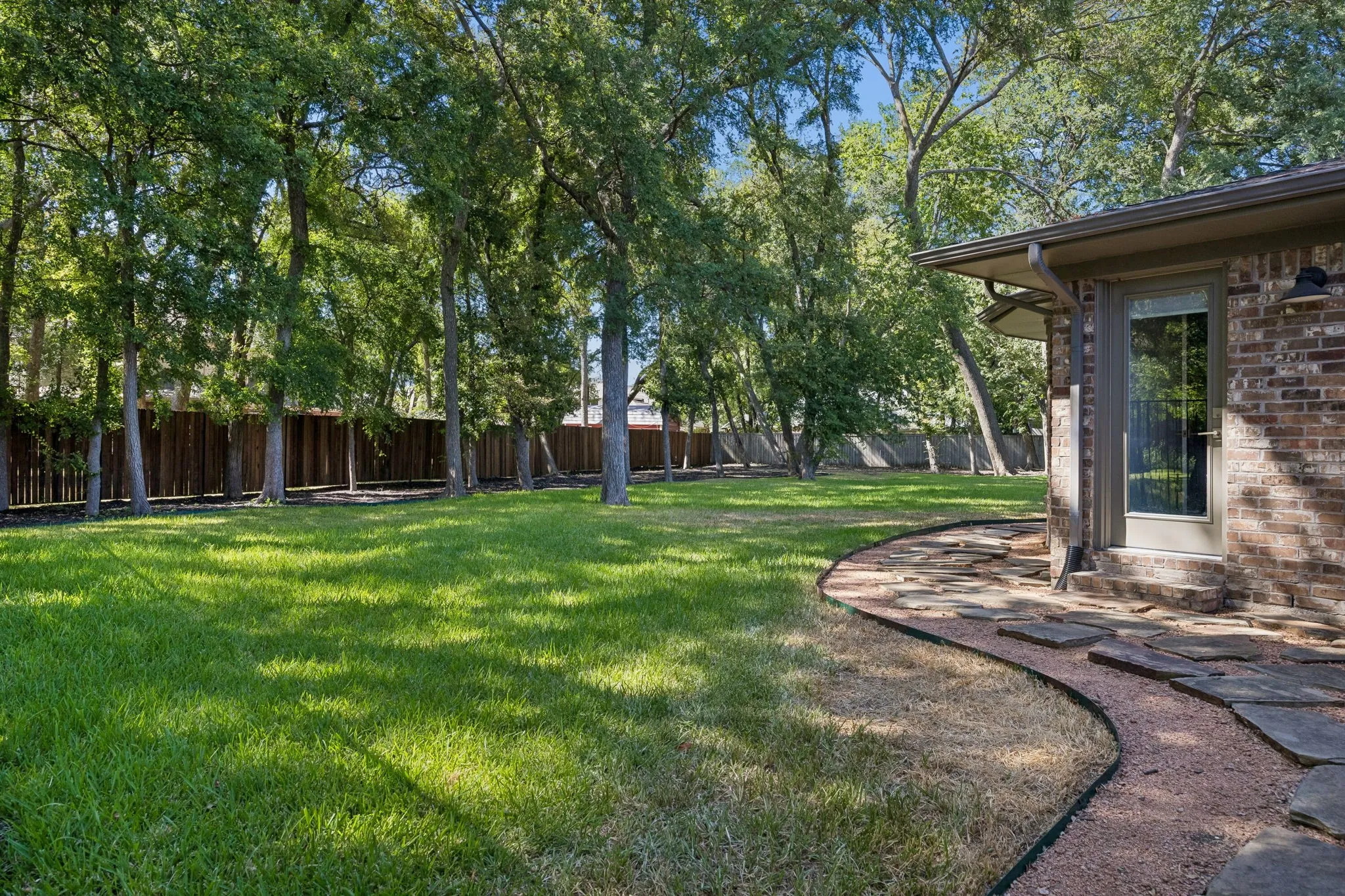 Single Family Residence For Sale in Collin County , 732 Creek Valley Court, Allen, Texas 75002, 4 Bedroom, 4 Bathroom, 2 Garage spaces, 2,893 Sqft, built in 1974, Preowned, mls#21223408, Real Estate Agent in Allen, Homes For Sale in Collin county, Homes For Sale in Allen, Realtor in Allen Texas, Real Estate Brokerage Independent Realty Texas, Luminita Cordes Realtor