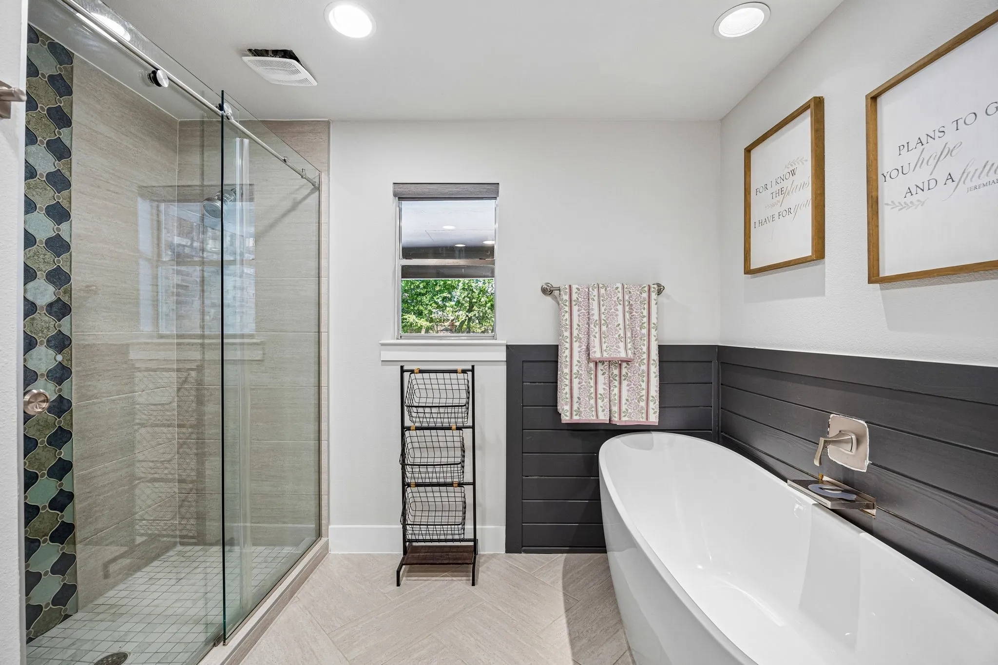 Single Family Residence For Sale in Collin County , 732 Creek Valley Court, Allen, Texas 75002, 4 Bedroom, 4 Bathroom, 2 Garage spaces, 2,893 Sqft, built in 1974, Preowned, mls#21223408, Real Estate Agent in Allen, Homes For Sale in Collin county, Homes For Sale in Allen, Realtor in Allen Texas, Real Estate Brokerage Independent Realty Texas, Luminita Cordes Realtor