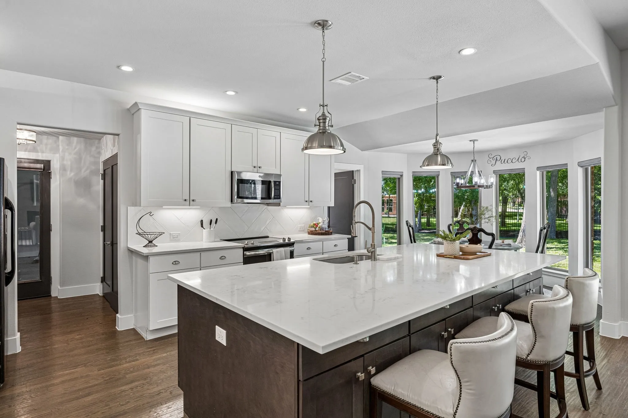 Single Family Residence For Sale in Collin County , 732 Creek Valley Court, Allen, Texas 75002, 4 Bedroom, 4 Bathroom, 2 Garage spaces, 2,893 Sqft, built in 1974, Preowned, mls#21223408, Real Estate Agent in Allen, Homes For Sale in Collin county, Homes For Sale in Allen, Realtor in Allen Texas, Real Estate Brokerage Independent Realty Texas, Luminita Cordes Realtor