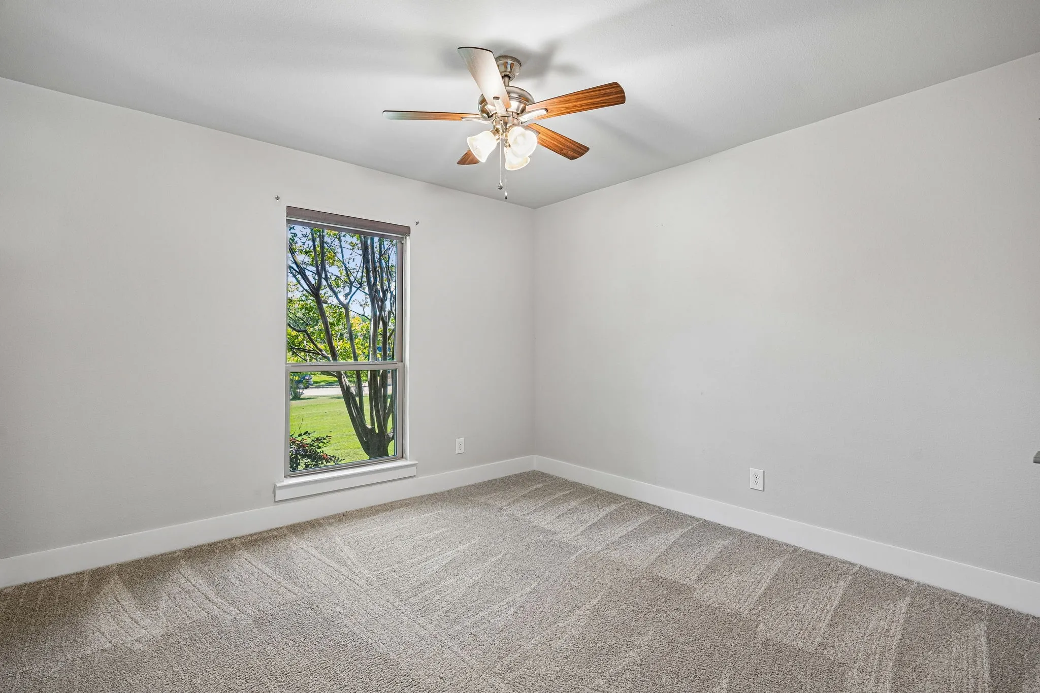 Single Family Residence For Sale in Collin County , 732 Creek Valley Court, Allen, Texas 75002, 4 Bedroom, 4 Bathroom, 2 Garage spaces, 2,893 Sqft, built in 1974, Preowned, mls#21223408, Real Estate Agent in Allen, Homes For Sale in Collin county, Homes For Sale in Allen, Realtor in Allen Texas, Real Estate Brokerage Independent Realty Texas, Luminita Cordes Realtor