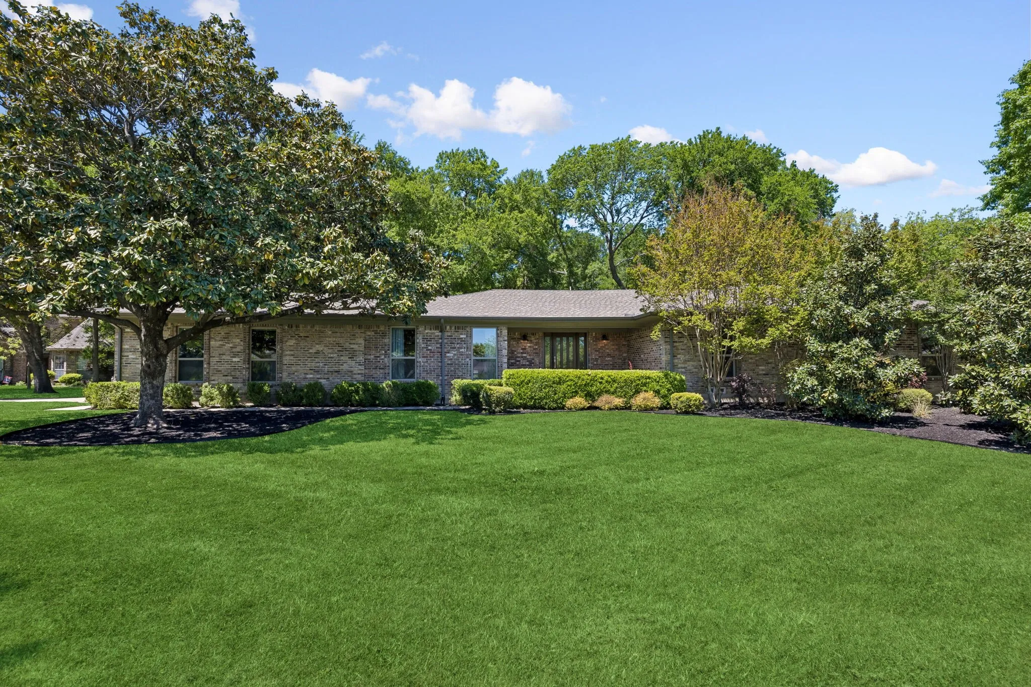Single Family Residence For Sale in Collin County , 732 Creek Valley Court, Allen, Texas 75002, 4 Bedroom, 4 Bathroom, 2 Garage spaces, 2,893 Sqft, built in 1974, Preowned, mls#21223408, Real Estate Agent in Allen, Homes For Sale in Collin county, Homes For Sale in Allen, Realtor in Allen Texas, Real Estate Brokerage Independent Realty Texas, Luminita Cordes Realtor