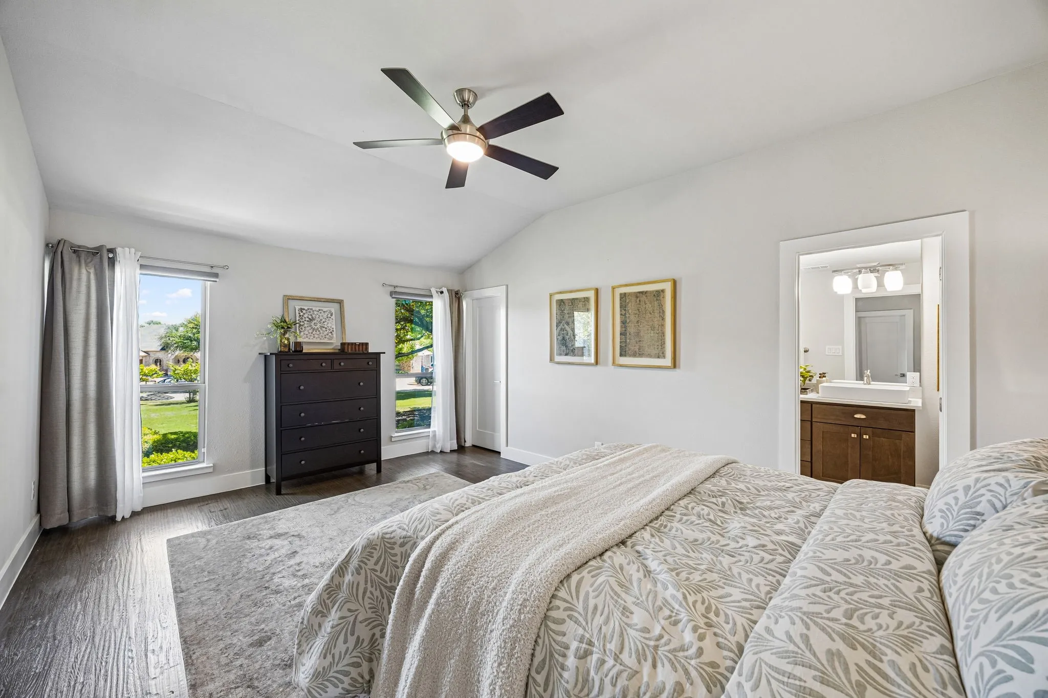 Single Family Residence For Sale in Collin County , 732 Creek Valley Court, Allen, Texas 75002, 4 Bedroom, 4 Bathroom, 2 Garage spaces, 2,893 Sqft, built in 1974, Preowned, mls#21223408, Real Estate Agent in Allen, Homes For Sale in Collin county, Homes For Sale in Allen, Realtor in Allen Texas, Real Estate Brokerage Independent Realty Texas, Luminita Cordes Realtor