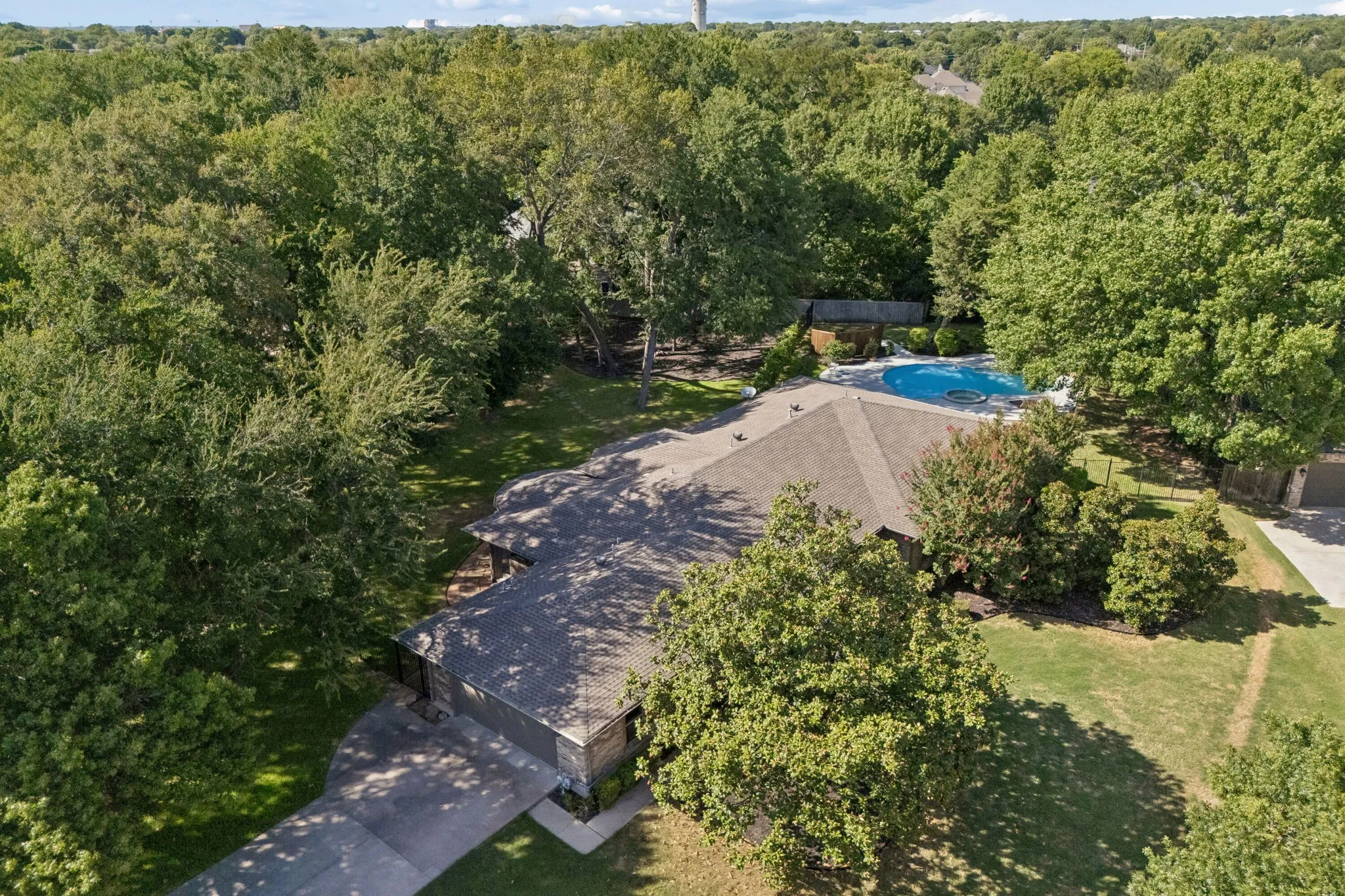 Single Family Residence For Sale in Collin County , 732 Creek Valley Court, Allen, Texas 75002, 4 Bedroom, 4 Bathroom, 2 Garage spaces, 2,893 Sqft, built in 1974, Preowned, mls#21223408, Real Estate Agent in Allen, Homes For Sale in Collin county, Homes For Sale in Allen, Realtor in Allen Texas, Real Estate Brokerage Independent Realty Texas, Luminita Cordes Realtor