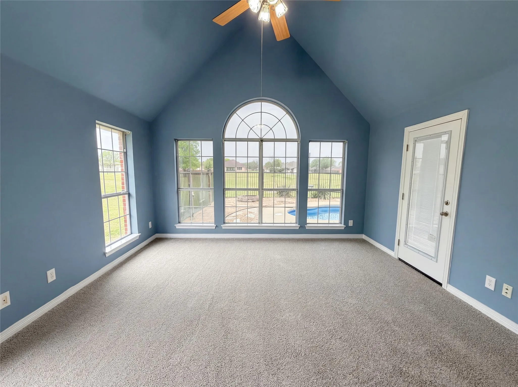 Single Family Residence For Sale in Ellis County , 4014 Fm 664, Waxahachie, Texas 75167, 3 Bedroom, 2 Bathroom, 2 Garage spaces, 2,163 Sqft, built in 1998, Preowned, mls#21223479, Real Estate Agent in Waxahachie, Homes For Sale in Ellis county, Homes For Sale in Waxahachie, Realtor in Waxahachie Texas, Real Estate Brokerage Independent Realty Texas, Luminita Cordes Realtor