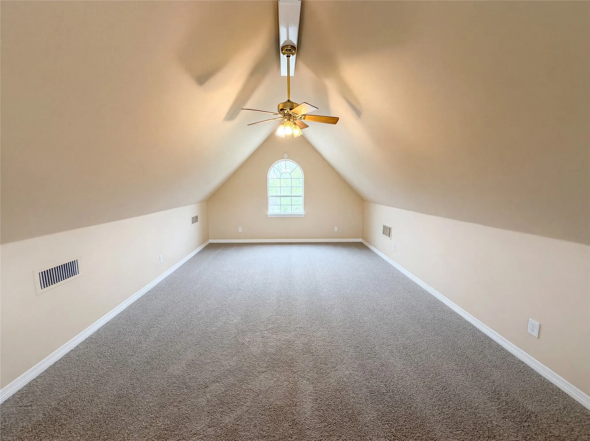 Single Family Residence For Sale in Ellis County , 4014 Fm 664, Waxahachie, Texas 75167, 3 Bedroom, 2 Bathroom, 2 Garage spaces, 2,163 Sqft, built in 1998, Preowned, mls#21223479, Real Estate Agent in Waxahachie, Homes For Sale in Ellis county, Homes For Sale in Waxahachie, Realtor in Waxahachie Texas, Real Estate Brokerage Independent Realty Texas, Luminita Cordes Realtor