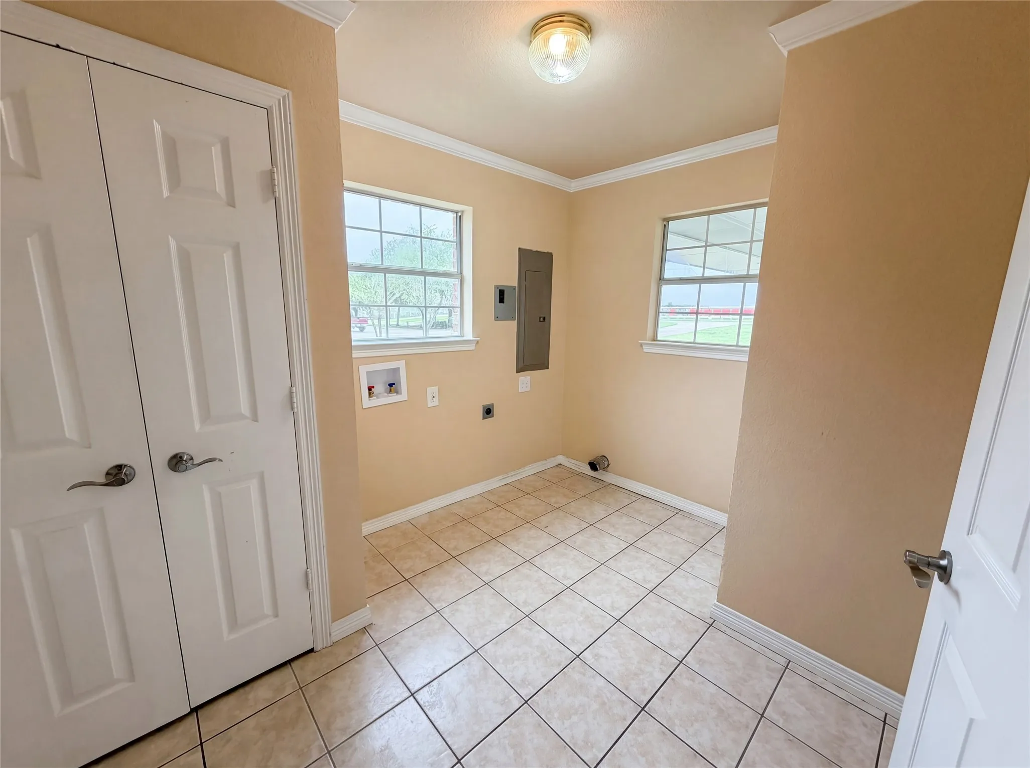 Single Family Residence For Sale in Ellis County , 4014 Fm 664, Waxahachie, Texas 75167, 3 Bedroom, 2 Bathroom, 2 Garage spaces, 2,163 Sqft, built in 1998, Preowned, mls#21223479, Real Estate Agent in Waxahachie, Homes For Sale in Ellis county, Homes For Sale in Waxahachie, Realtor in Waxahachie Texas, Real Estate Brokerage Independent Realty Texas, Luminita Cordes Realtor
