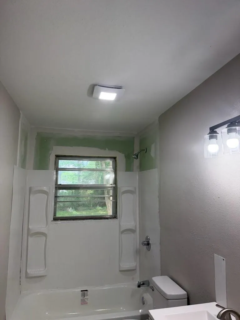 Single Family Residence For Sale in Bowie County , 1700 Jennings Street, Texarkana, Texas 75501, 3 Bedroom, 1 Bathroom, 1 Garage spaces, 1,330 Sqft, built in 1970, mls#21223438, Real Estate Agent in Texarkana, Homes For Sale in Bowie county, Homes For Sale in Texarkana, Realtor in Texarkana Texas, Real Estate Brokerage Independent Realty Texas, Luminita Cordes Realtor