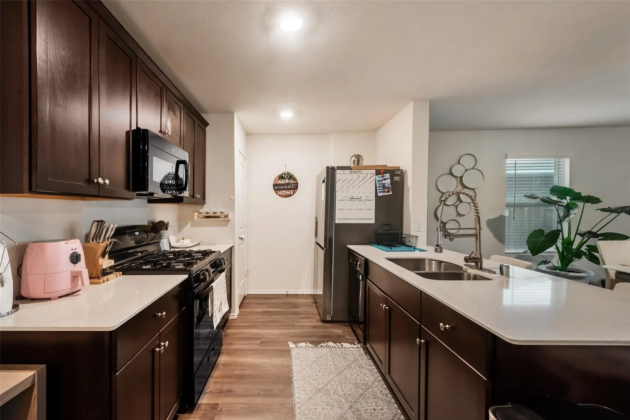 Single Family Residence For Sale in Collin County , 1602 Stonefield Drive, Anna, Texas 75409, 3 Bedroom, 2 Bathroom, 2 Garage spaces, 1,516 Sqft, built in 2020, Preowned, mls#21223493, Real Estate Agent in Anna, Homes For Sale in Collin county, Homes For Sale in Anna, Realtor in Anna Texas, Real Estate Brokerage Independent Realty Texas, Luminita Cordes Realtor
