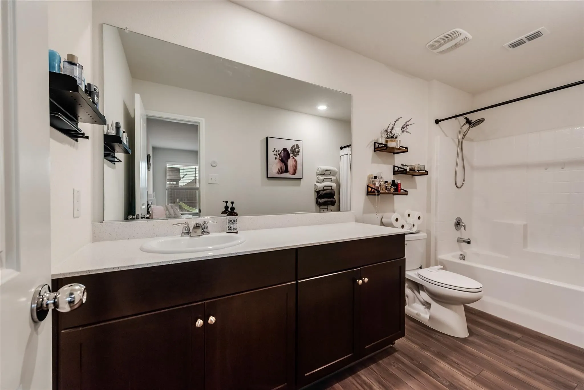 Single Family Residence For Sale in Collin County , 1602 Stonefield Drive, Anna, Texas 75409, 3 Bedroom, 2 Bathroom, 2 Garage spaces, 1,516 Sqft, built in 2020, Preowned, mls#21223493, Real Estate Agent in Anna, Homes For Sale in Collin county, Homes For Sale in Anna, Realtor in Anna Texas, Real Estate Brokerage Independent Realty Texas, Luminita Cordes Realtor