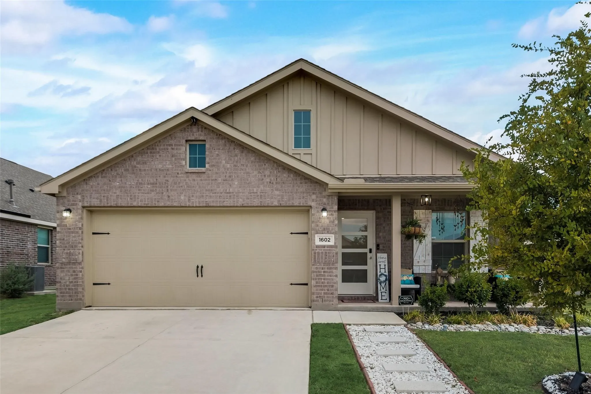 Single Family Residence For Sale in Collin County , 1602 Stonefield Drive, Anna, Texas 75409, 3 Bedroom, 2 Bathroom, 2 Garage spaces, 1,516 Sqft, built in 2020, Preowned, mls#21223493, Real Estate Agent in Anna, Homes For Sale in Collin county, Homes For Sale in Anna, Realtor in Anna Texas, Real Estate Brokerage Independent Realty Texas, Luminita Cordes Realtor