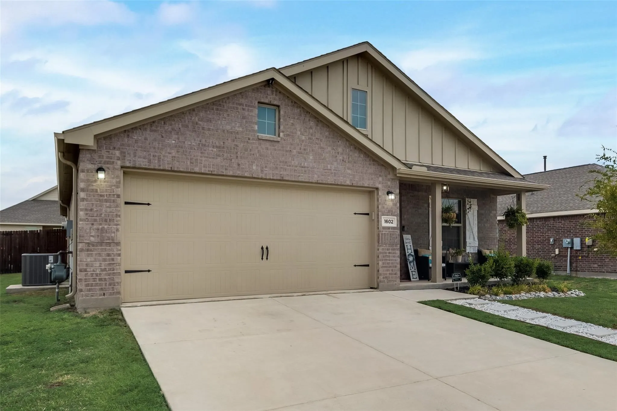 Single Family Residence For Sale in Collin County , 1602 Stonefield Drive, Anna, Texas 75409, 3 Bedroom, 2 Bathroom, 2 Garage spaces, 1,516 Sqft, built in 2020, Preowned, mls#21223493, Real Estate Agent in Anna, Homes For Sale in Collin county, Homes For Sale in Anna, Realtor in Anna Texas, Real Estate Brokerage Independent Realty Texas, Luminita Cordes Realtor
