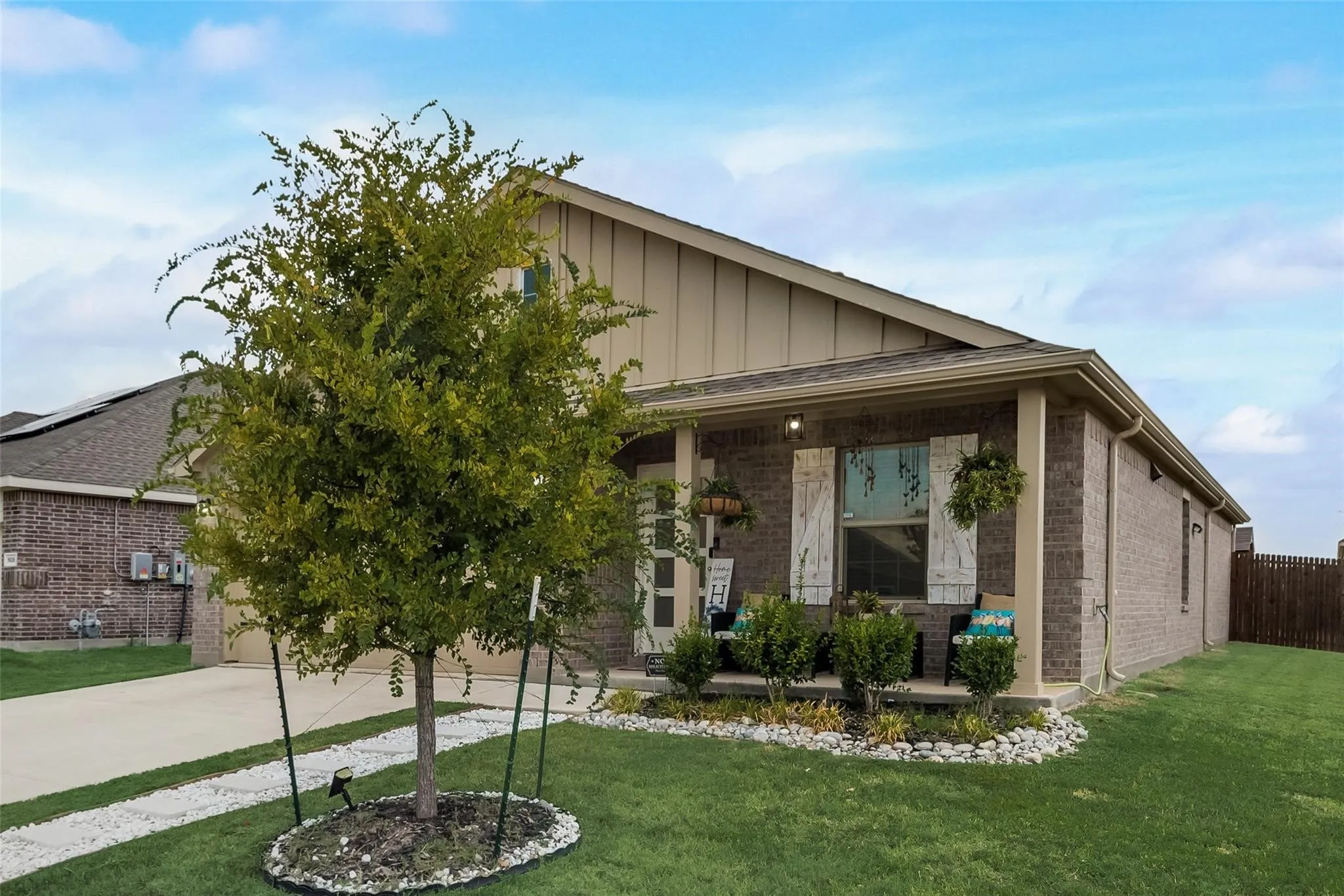Single Family Residence For Sale in Collin County , 1602 Stonefield Drive, Anna, Texas 75409, 3 Bedroom, 2 Bathroom, 2 Garage spaces, 1,516 Sqft, built in 2020, Preowned, mls#21223493, Real Estate Agent in Anna, Homes For Sale in Collin county, Homes For Sale in Anna, Realtor in Anna Texas, Real Estate Brokerage Independent Realty Texas, Luminita Cordes Realtor