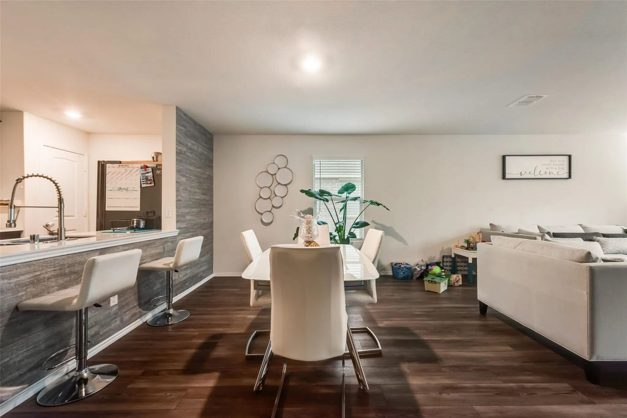 Single Family Residence For Sale in Collin County , 1602 Stonefield Drive, Anna, Texas 75409, 3 Bedroom, 2 Bathroom, 2 Garage spaces, 1,516 Sqft, built in 2020, Preowned, mls#21223493, Real Estate Agent in Anna, Homes For Sale in Collin county, Homes For Sale in Anna, Realtor in Anna Texas, Real Estate Brokerage Independent Realty Texas, Luminita Cordes Realtor