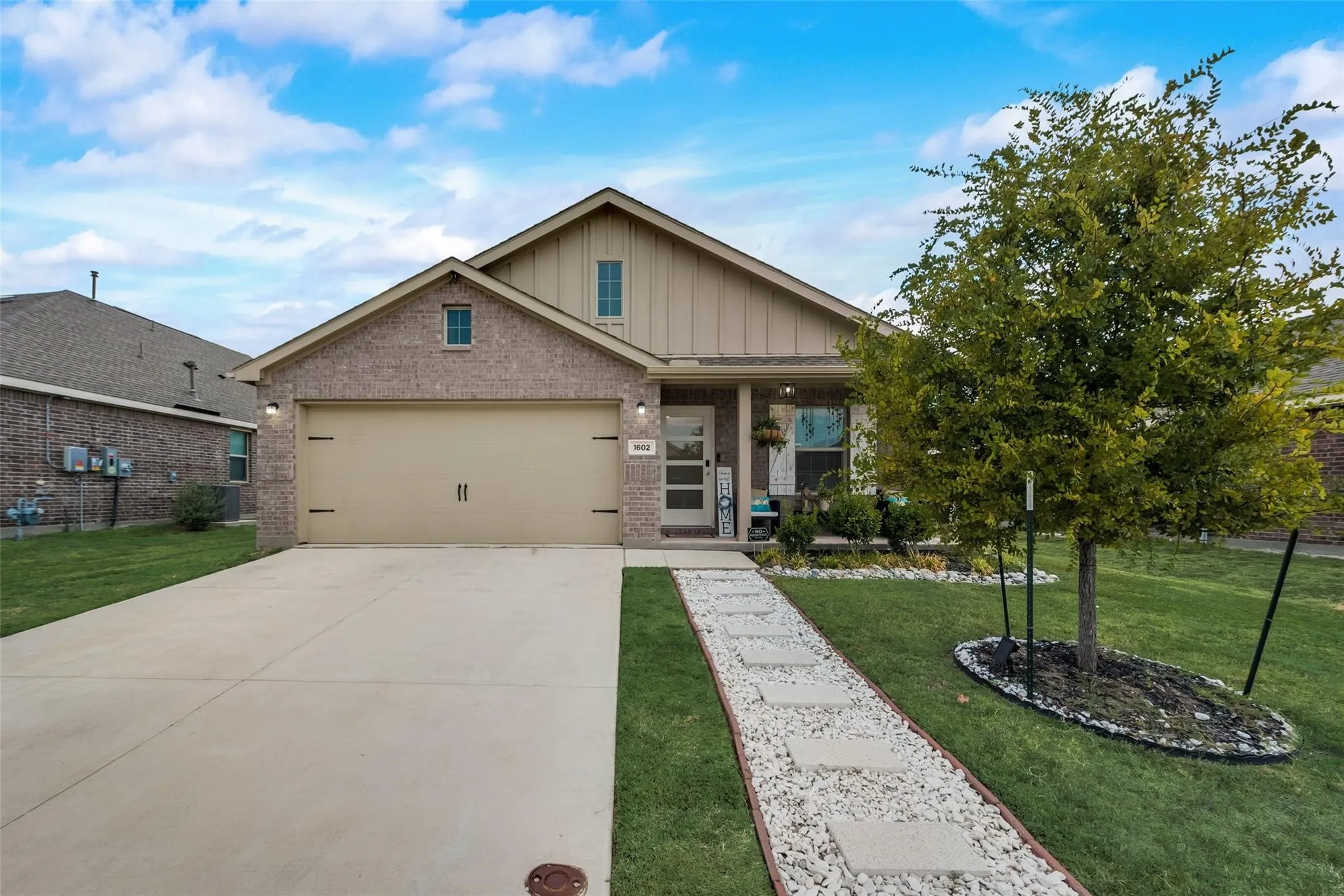 Single Family Residence For Sale in Collin County , 1602 Stonefield Drive, Anna, Texas 75409, 3 Bedroom, 2 Bathroom, 2 Garage spaces, 1,516 Sqft, built in 2020, Preowned, mls#21223493, Real Estate Agent in Anna, Homes For Sale in Collin county, Homes For Sale in Anna, Realtor in Anna Texas, Real Estate Brokerage Independent Realty Texas, Luminita Cordes Realtor