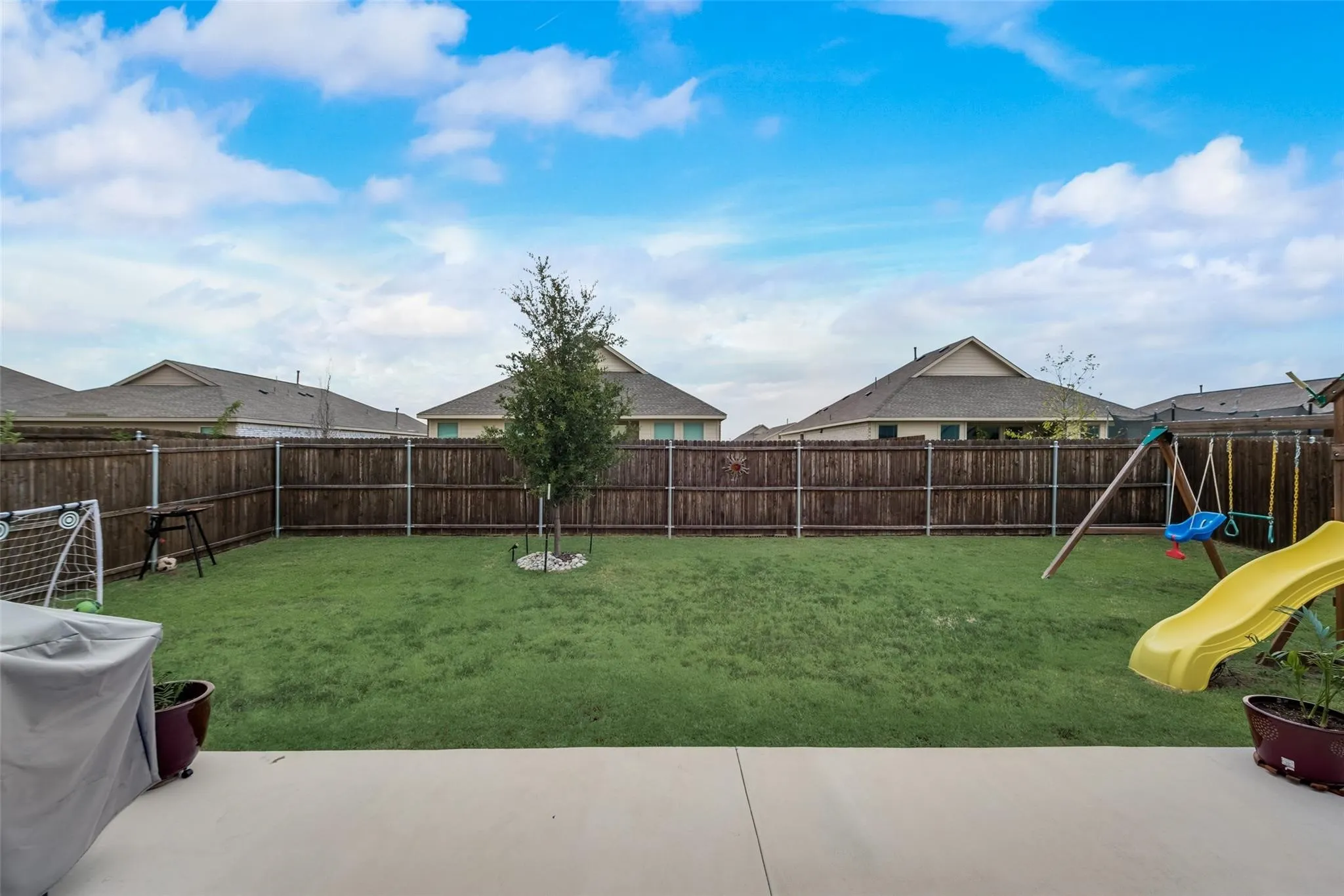 Single Family Residence For Sale in Collin County , 1602 Stonefield Drive, Anna, Texas 75409, 3 Bedroom, 2 Bathroom, 2 Garage spaces, 1,516 Sqft, built in 2020, Preowned, mls#21223493, Real Estate Agent in Anna, Homes For Sale in Collin county, Homes For Sale in Anna, Realtor in Anna Texas, Real Estate Brokerage Independent Realty Texas, Luminita Cordes Realtor