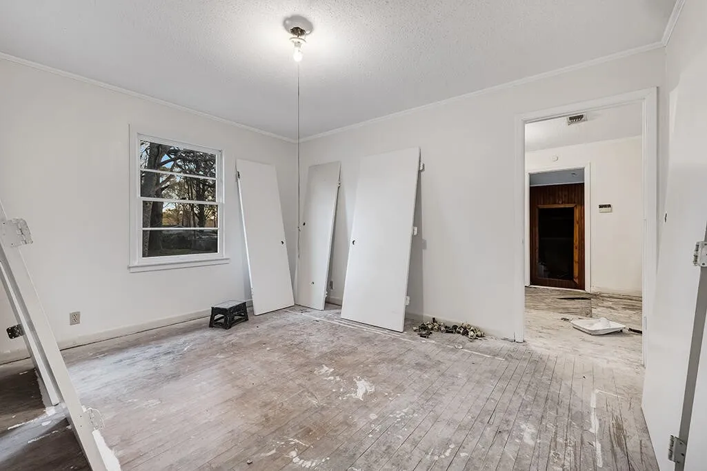 Single Family Residence For Sale in Bowie County , 3001 Mason Street, Texarkana, Texas 75501, 3 Bedrooms, 1 Bathroom, Garage spaces, 1,377 Sqft, built in 1970, Price $117,000, mls#21223545, Real Estate Agent in Texarkana, Homes For Sale in Bowie county, Homes For Sale in Texarkana, Realtor in Texarkana Texas, Real Estate Brokerage Independent Realty Texas, Luminita Cordes Realtor