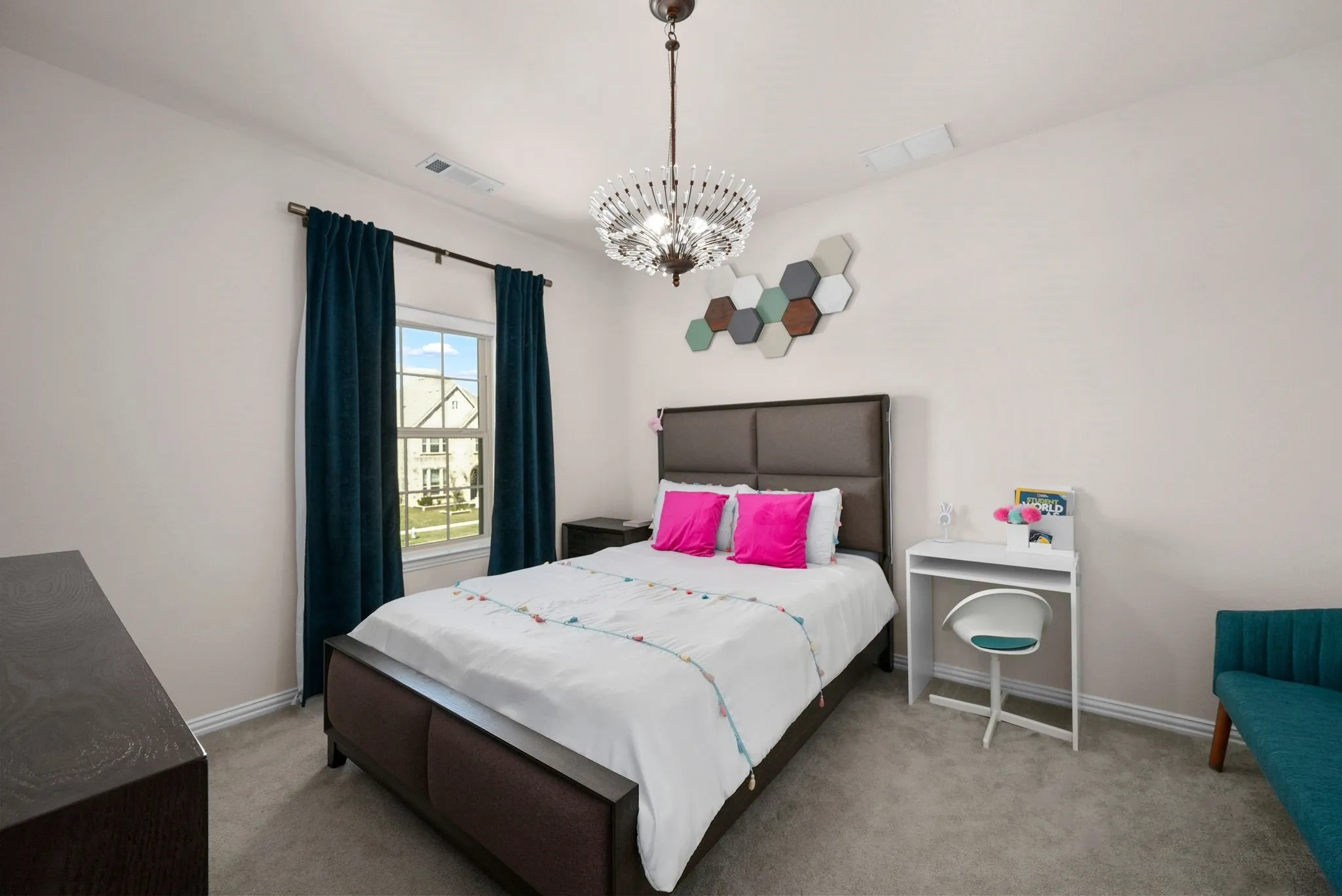 Single Family Residence For Sale in Denton County , 2353 Flat Creek Road, Frisco, Texas 75036, 5 Bedroom, 5 Bathroom, 3 Garage spaces, 4,409 Sqft, built in 2018, Preowned, mls#21219181, Real Estate Agent in Frisco, Homes For Sale in Denton county, Homes For Sale in Frisco, Realtor in Frisco Texas, Real Estate Brokerage Independent Realty Texas, Luminita Cordes Realtor