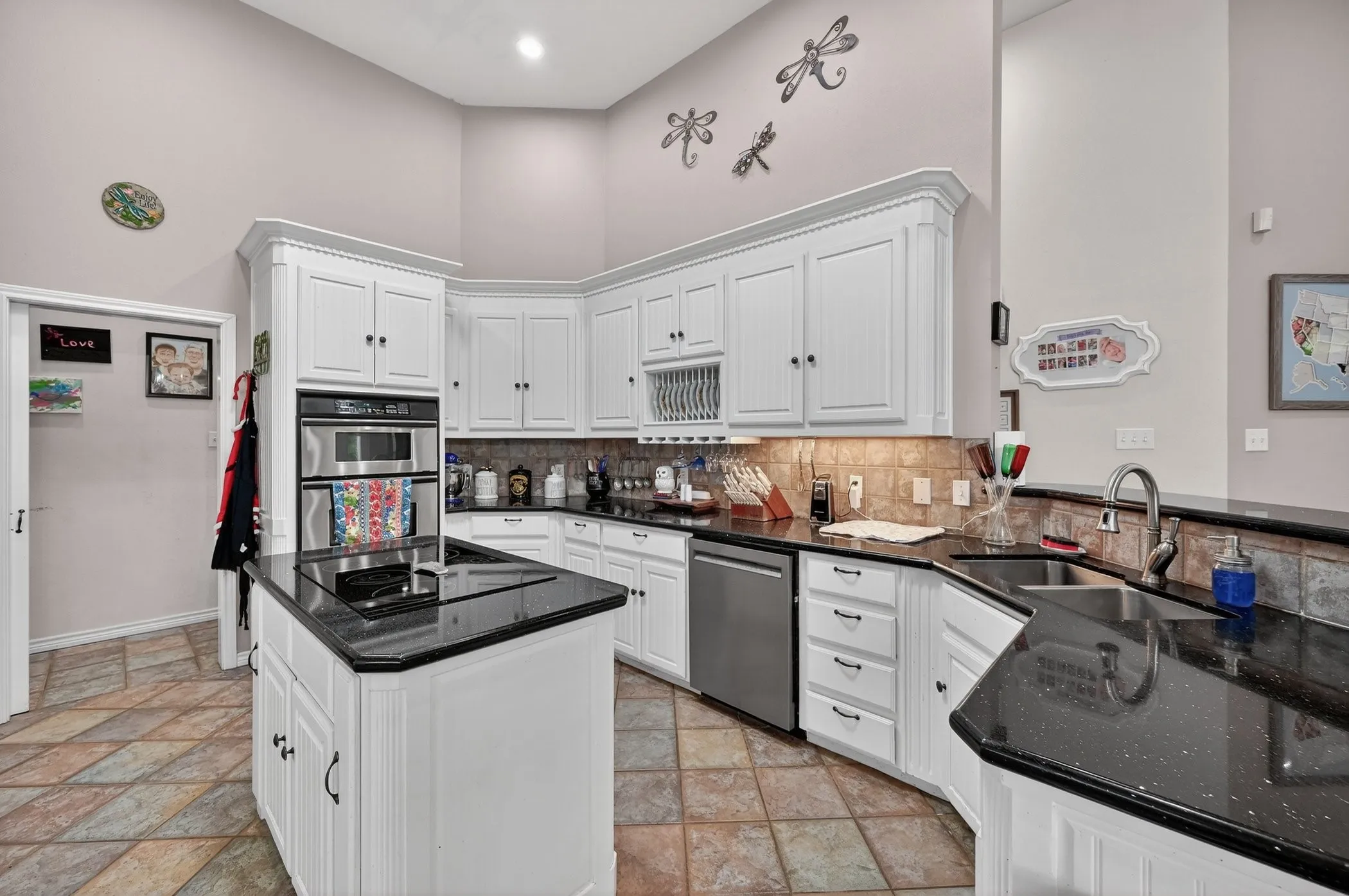 Single Family Residence For Sale in Ellis County , 4851 Stout Road, Midlothian, Texas 76065, 4 Bedroom, 4 Bathroom, 2 Garage spaces, 3,158 Sqft, built in 2001, mls#21223222, Real Estate Agent in Midlothian, Homes For Sale in Ellis county, Homes For Sale in Midlothian, Realtor in Midlothian Texas, Real Estate Brokerage Independent Realty Texas, Luminita Cordes Realtor