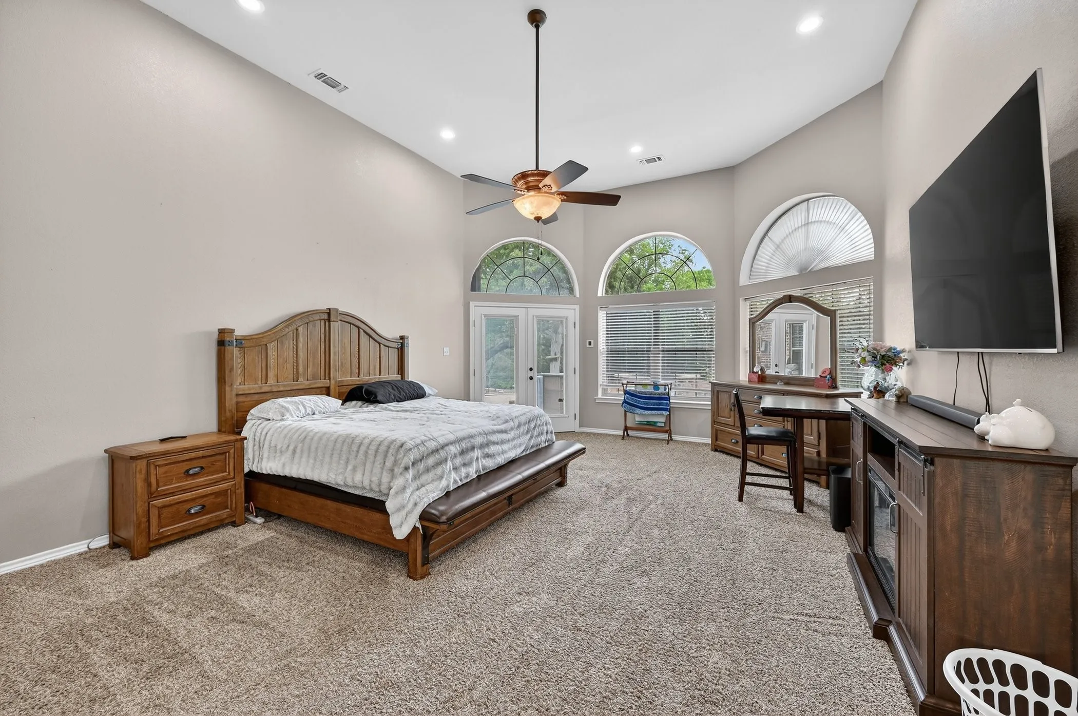 Single Family Residence For Sale in Ellis County , 4851 Stout Road, Midlothian, Texas 76065, 4 Bedroom, 4 Bathroom, 2 Garage spaces, 3,158 Sqft, built in 2001, mls#21223222, Real Estate Agent in Midlothian, Homes For Sale in Ellis county, Homes For Sale in Midlothian, Realtor in Midlothian Texas, Real Estate Brokerage Independent Realty Texas, Luminita Cordes Realtor