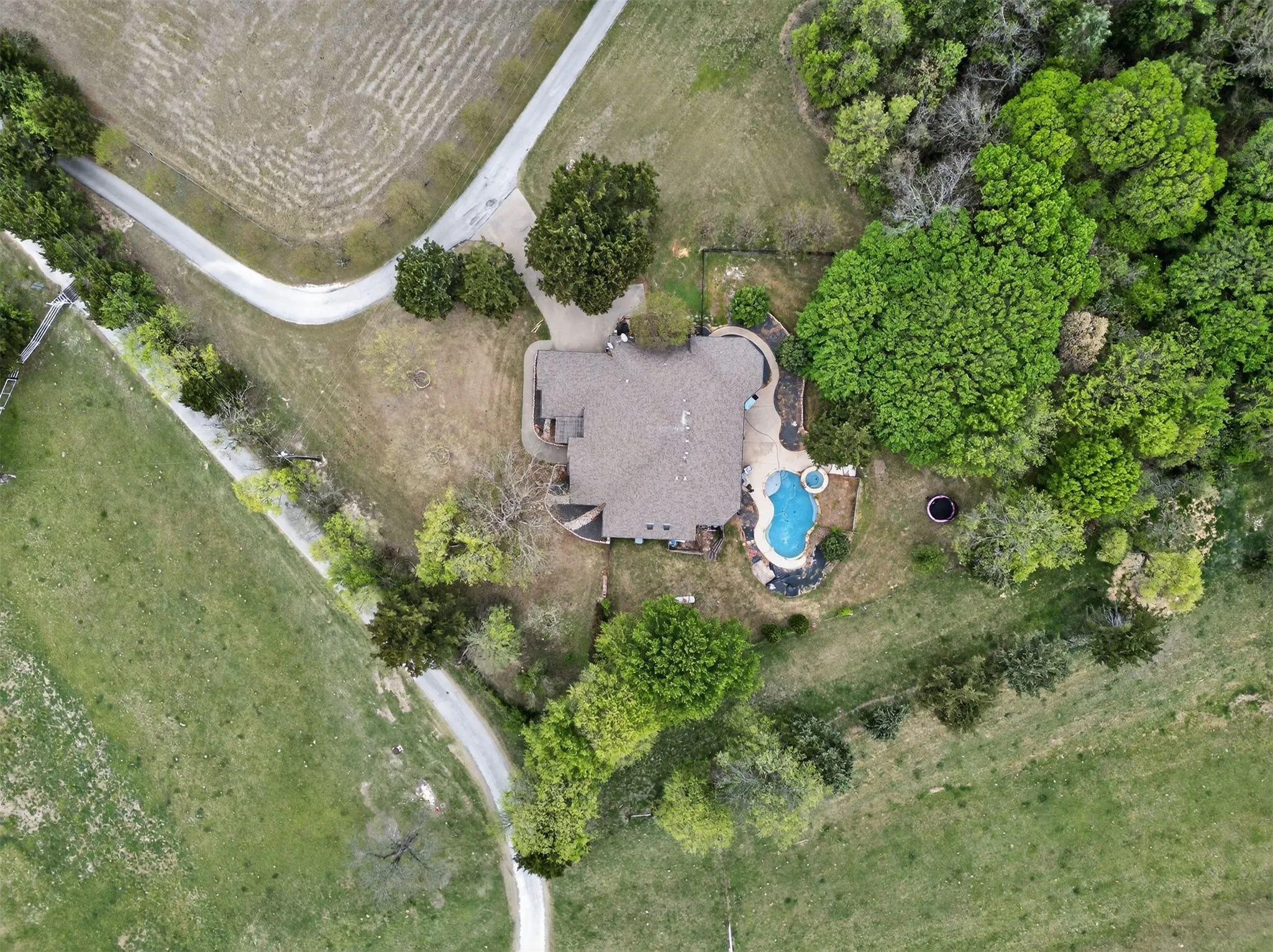 Single Family Residence For Sale in Ellis County , 4851 Stout Road, Midlothian, Texas 76065, 4 Bedroom, 4 Bathroom, 2 Garage spaces, 3,158 Sqft, built in 2001, mls#21223222, Real Estate Agent in Midlothian, Homes For Sale in Ellis county, Homes For Sale in Midlothian, Realtor in Midlothian Texas, Real Estate Brokerage Independent Realty Texas, Luminita Cordes Realtor