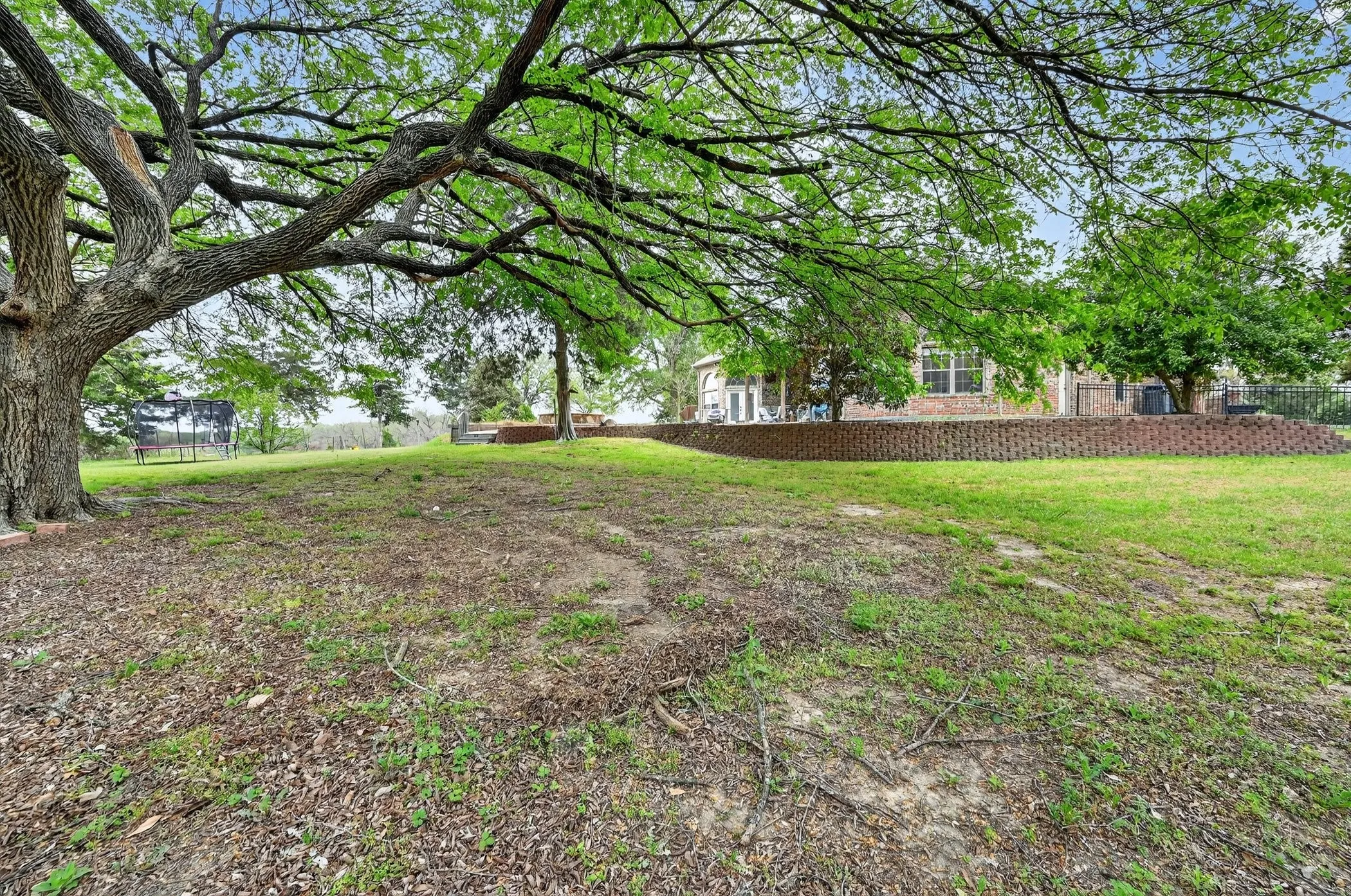Single Family Residence For Sale in Ellis County , 4851 Stout Road, Midlothian, Texas 76065, 4 Bedroom, 4 Bathroom, 2 Garage spaces, 3,158 Sqft, built in 2001, mls#21223222, Real Estate Agent in Midlothian, Homes For Sale in Ellis county, Homes For Sale in Midlothian, Realtor in Midlothian Texas, Real Estate Brokerage Independent Realty Texas, Luminita Cordes Realtor