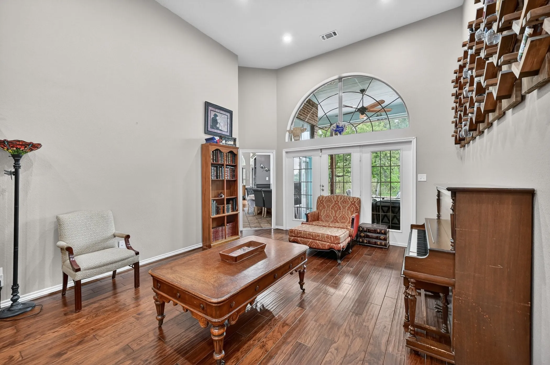 Single Family Residence For Sale in Ellis County , 4851 Stout Road, Midlothian, Texas 76065, 4 Bedroom, 4 Bathroom, 2 Garage spaces, 3,158 Sqft, built in 2001, mls#21223222, Real Estate Agent in Midlothian, Homes For Sale in Ellis county, Homes For Sale in Midlothian, Realtor in Midlothian Texas, Real Estate Brokerage Independent Realty Texas, Luminita Cordes Realtor