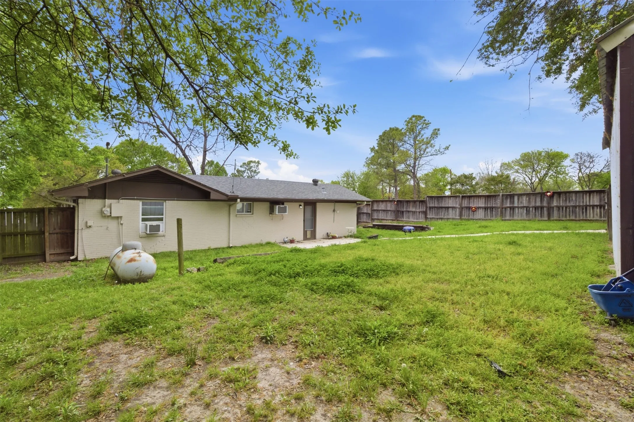 Single Family Residence For Sale in Hunt County , 7408 Scenic Drive, Lone Oak, Texas 75453, 2 Bedrooms, 2 Bathrooms, Garage spaces, 1,005 Sqft, built in 1970, Price $215,000, mls#21223674, Real Estate Agent in Lone Oak, Homes For Sale in Hunt county, Homes For Sale in Lone Oak, Realtor in Lone Oak Texas, Real Estate Brokerage Independent Realty Texas, Luminita Cordes Realtor