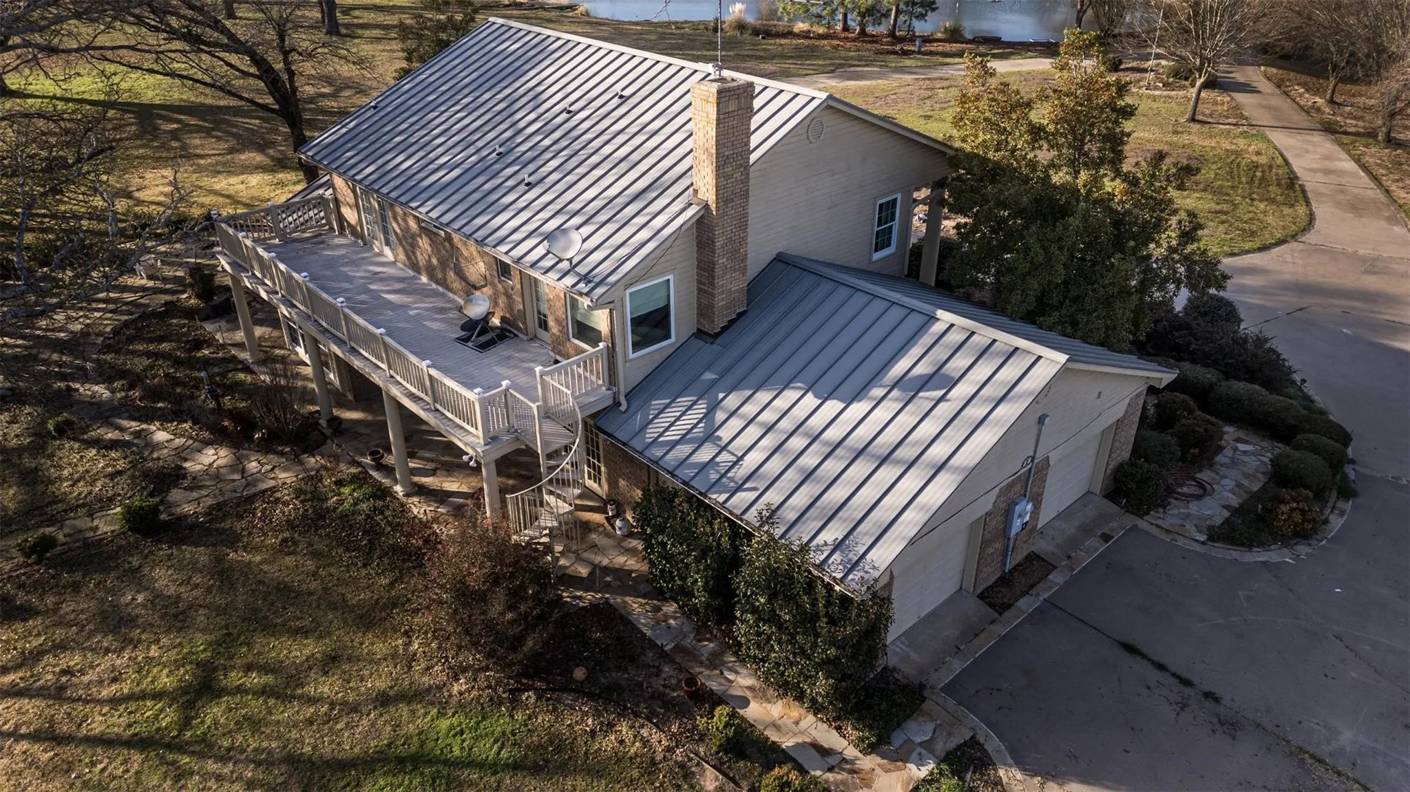 Single Family Residence For Sale in Hunt County , 6569 Fm 2947 4 acres, Quinlan, Texas 75474, 4 Bedroom, 4 Bathroom, 2 Garage spaces, 3,144 Sqft, built in 1986, mls#21217354, Real Estate Agent in Quinlan, Homes For Sale in Hunt county, Homes For Sale in Quinlan, Realtor in Quinlan Texas, Real Estate Brokerage Independent Realty Texas, Luminita Cordes Realtor